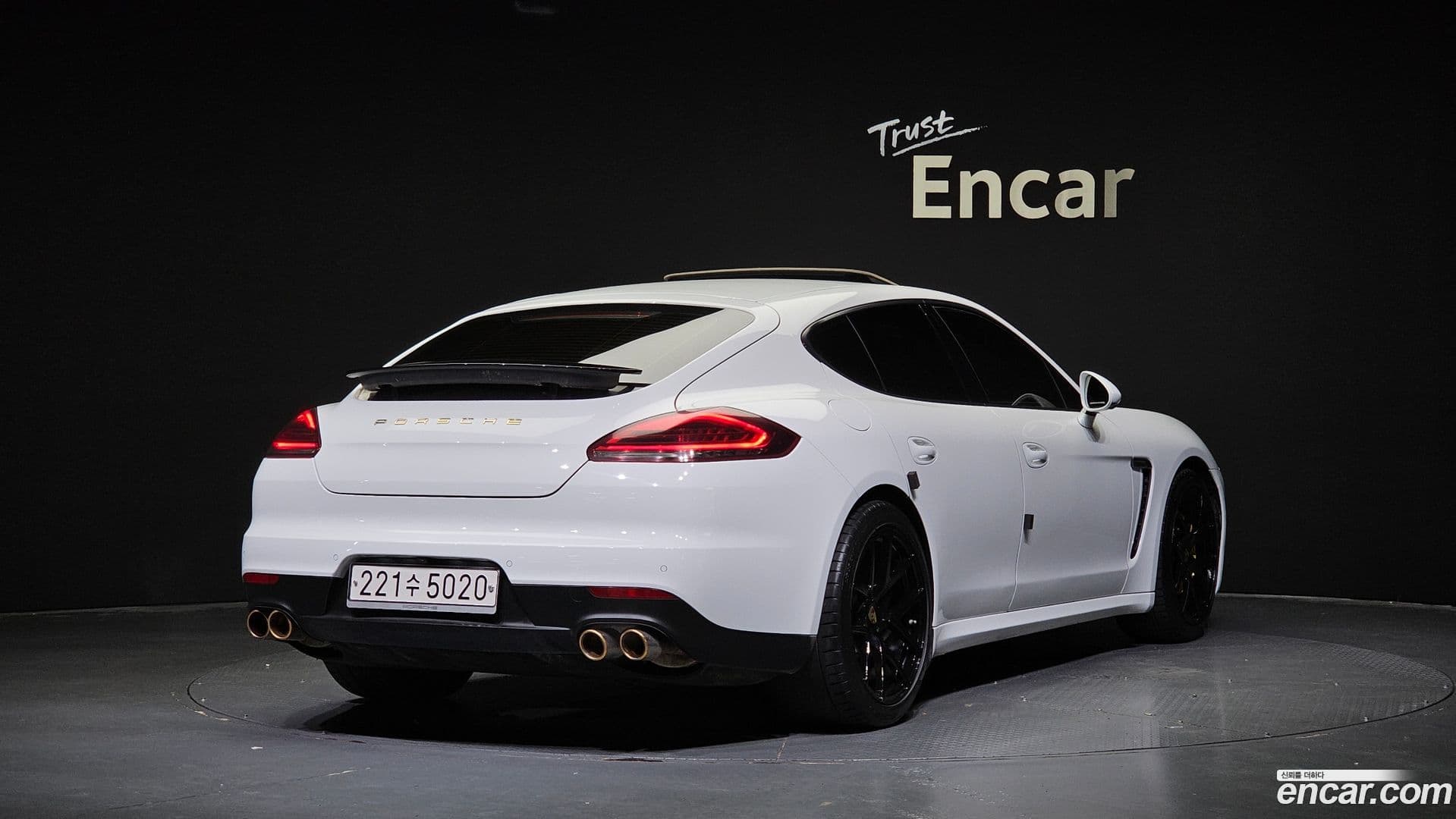 Main__Slider__Photo:Panamera Porsche 2015.3-1