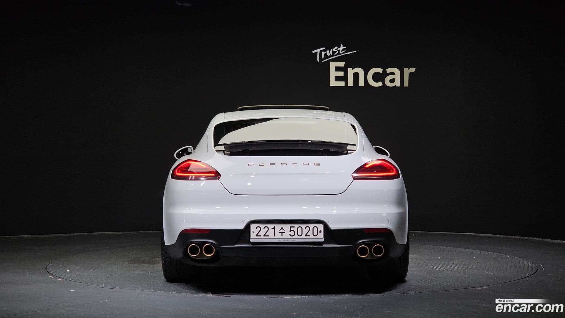 Main__Slider__Photo:Panamera Porsche 2015.3-3