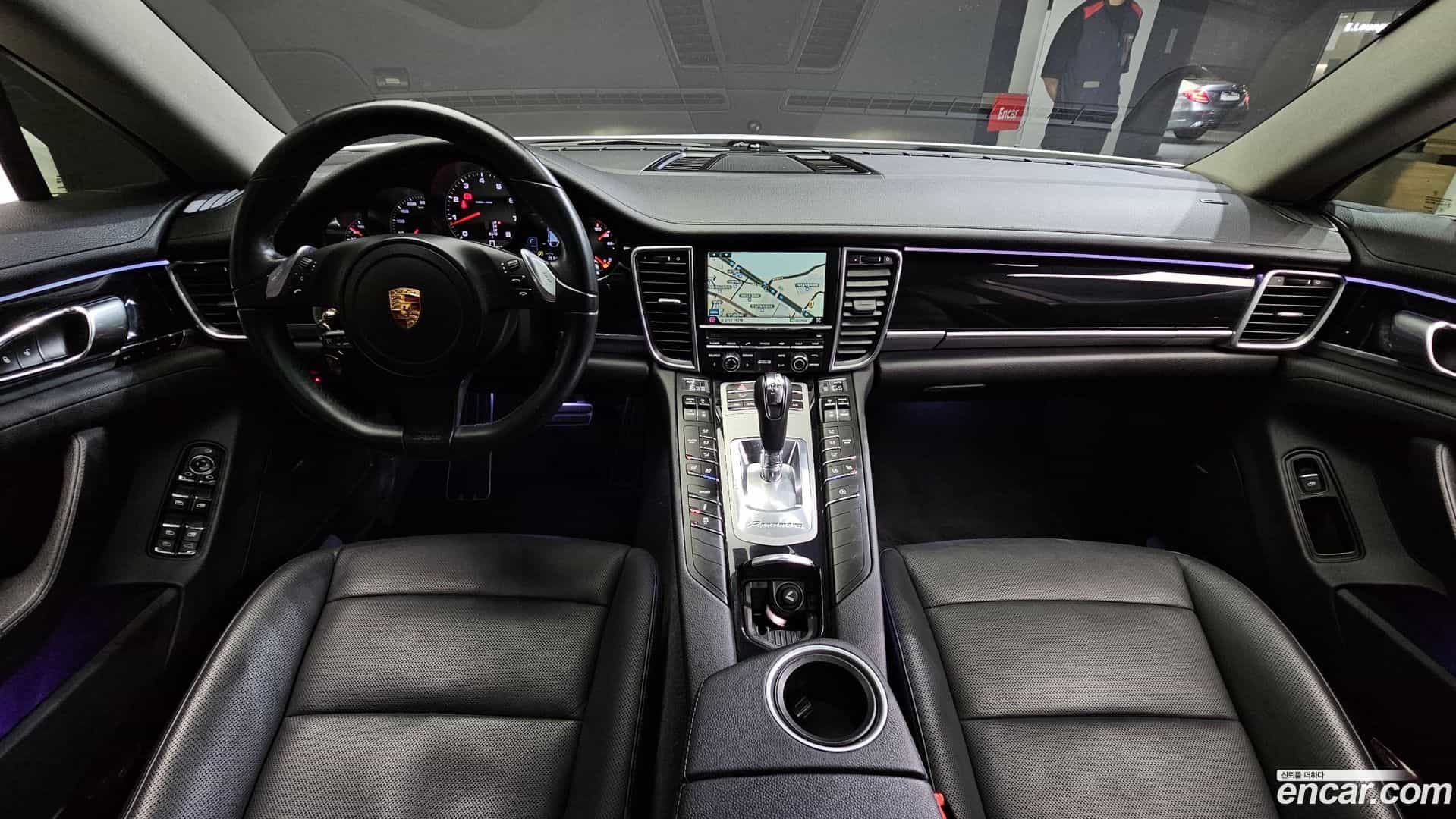 Panamera Porsche 2015.3-INNER-007