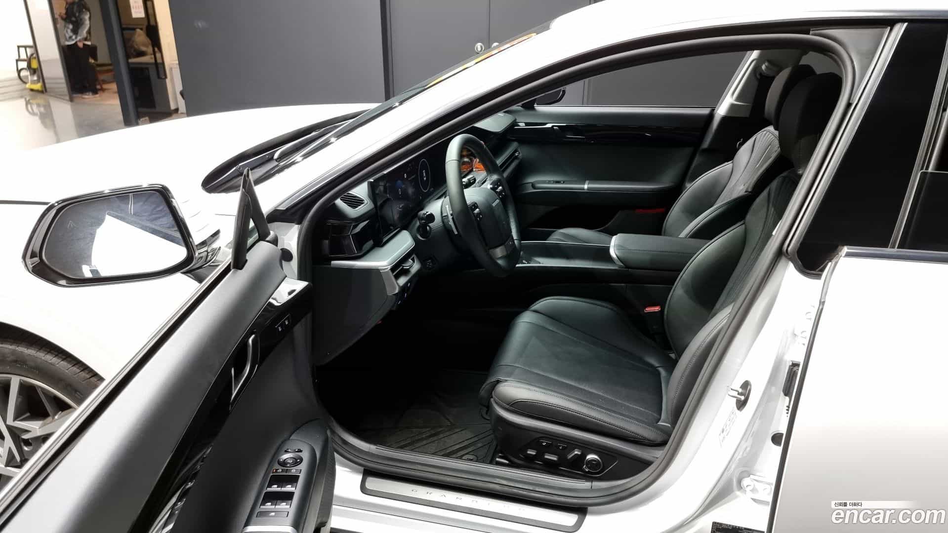 Grandeur Hyundai 2024.2-INNER-010