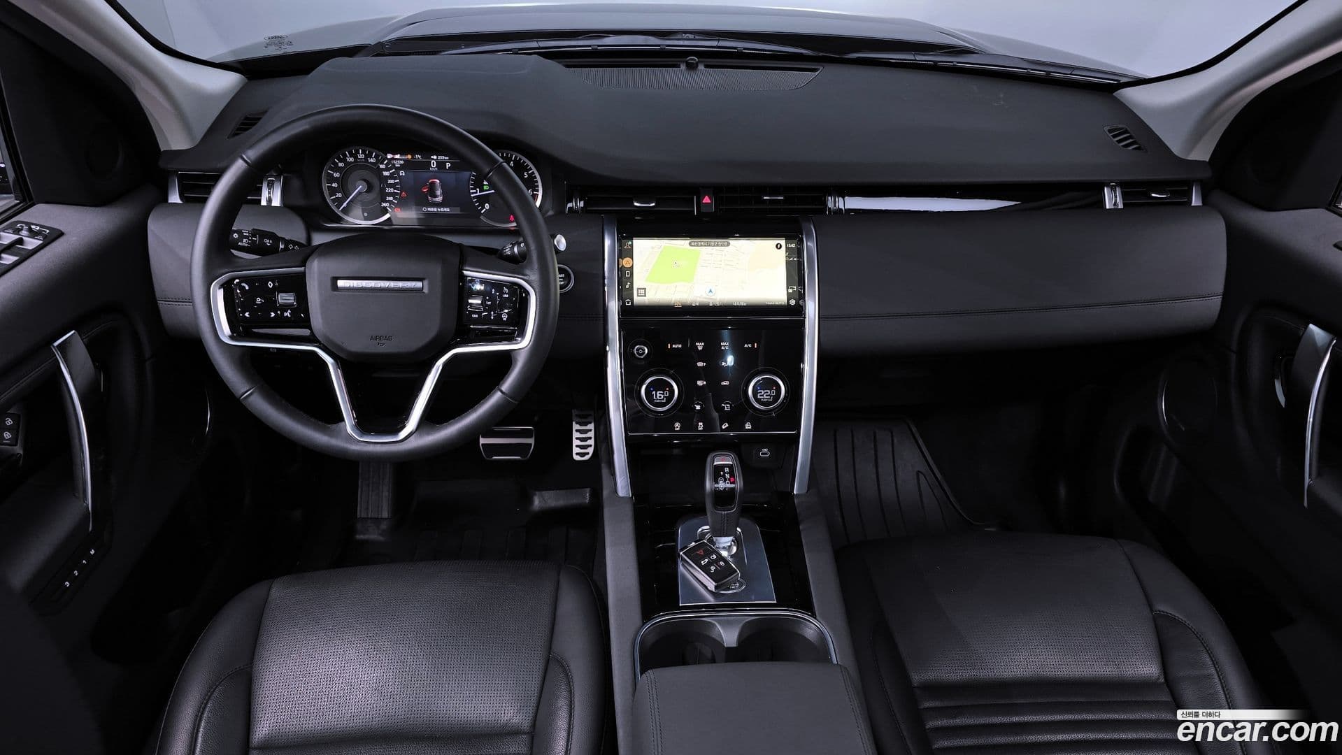 Main__Slider__Photo:Discovery Sport Land Rover 2023.11-6