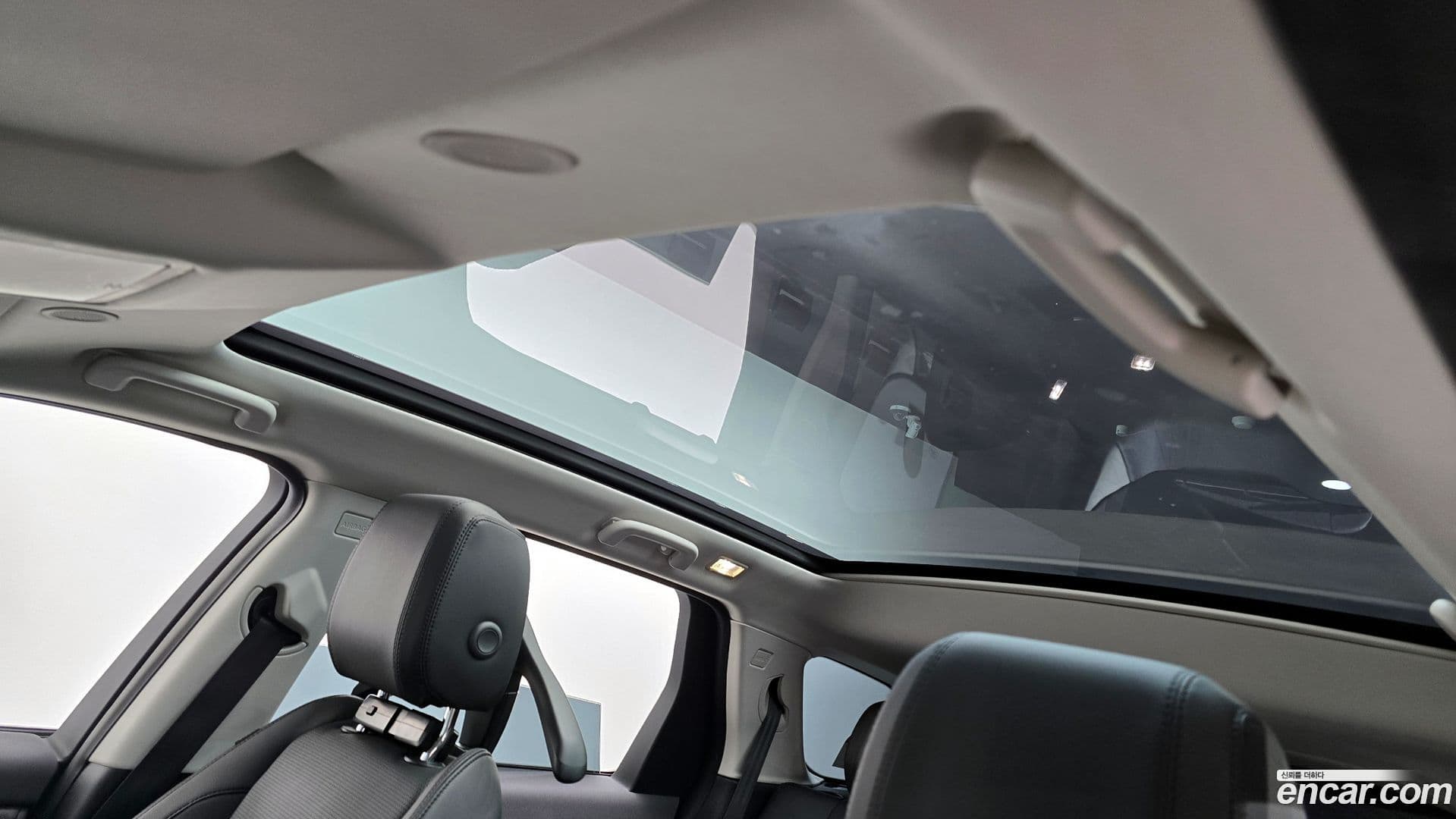 Main__Slider__Photo:Discovery Sport Land Rover 2023.11-18