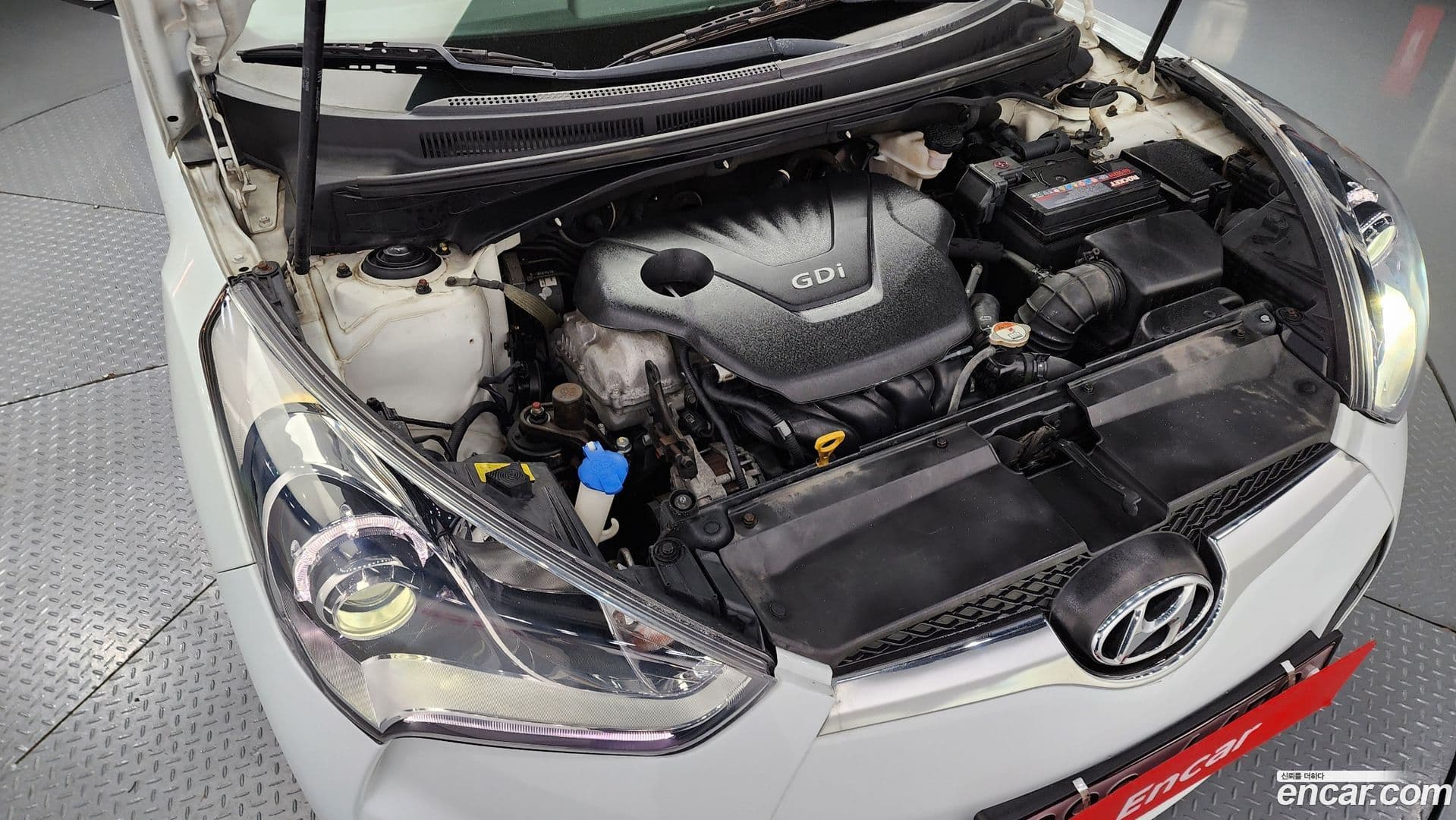 Main__Slider__Photo:Veloster Hyundai 2014.4-5