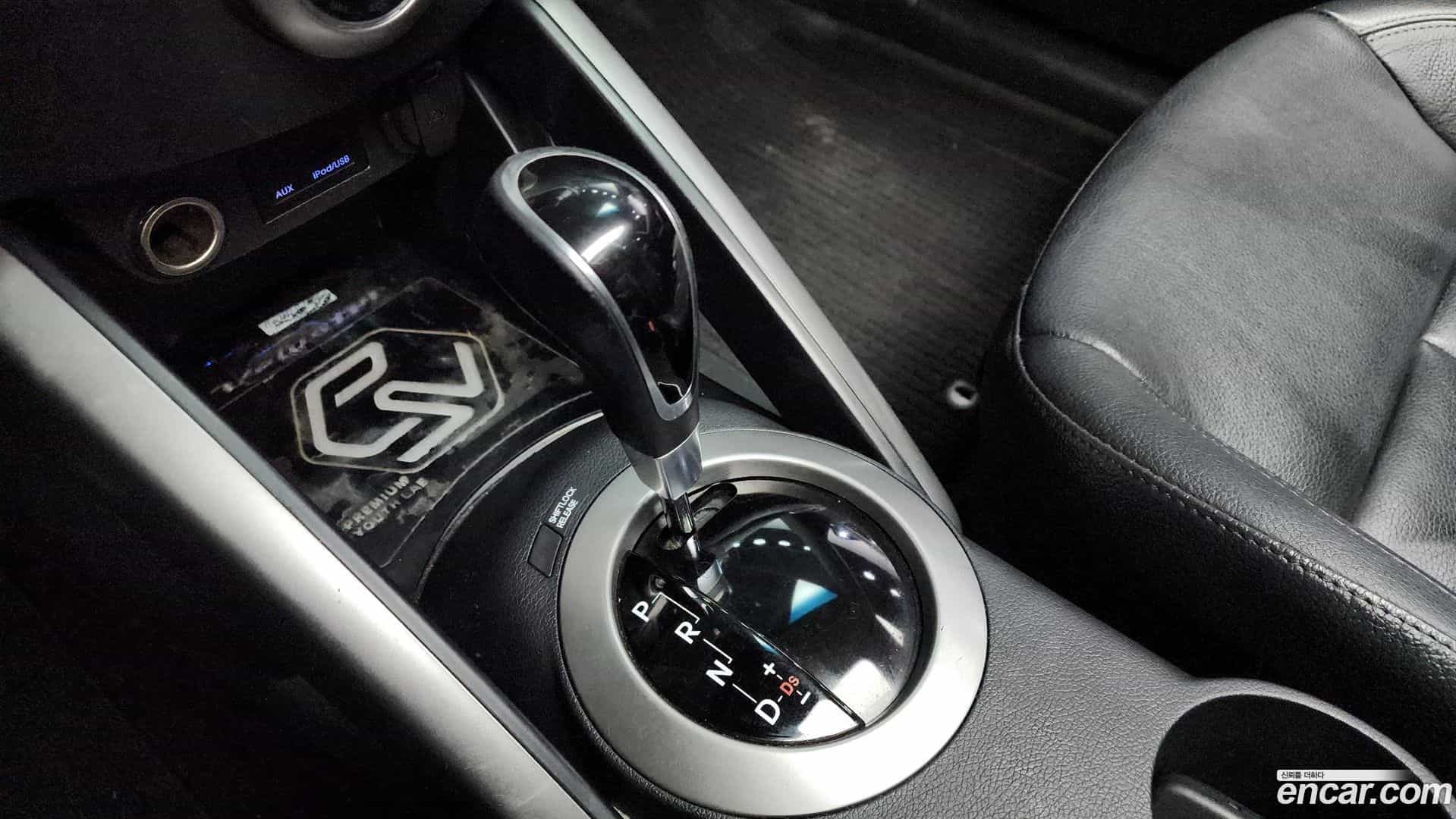 Veloster Hyundai 2014.4-INNER-009