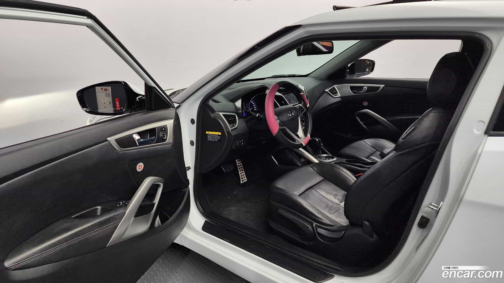 Veloster Hyundai 2014.4-INNER-010