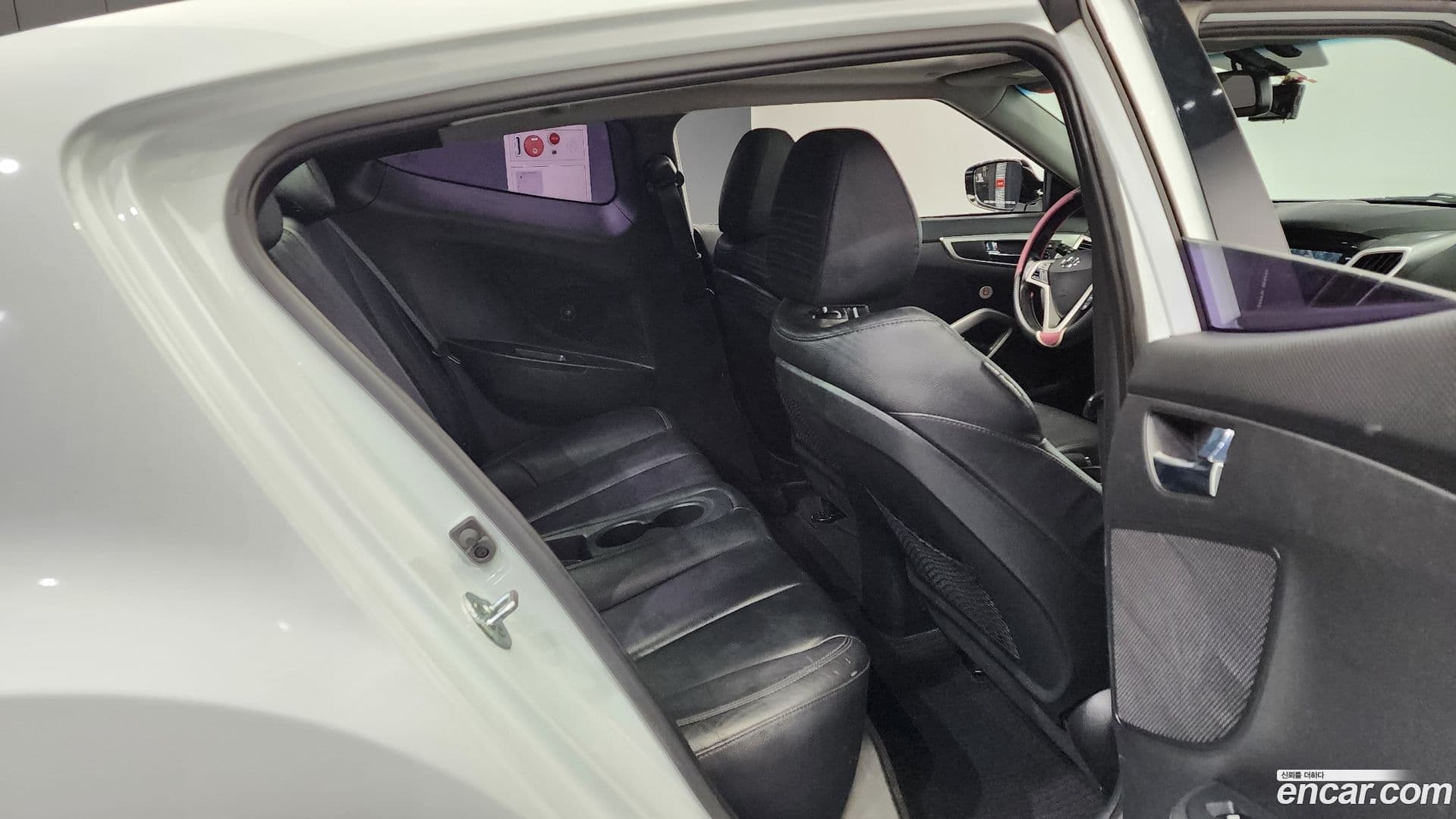 Main__Slider__Photo:Veloster Hyundai 2014.4-11