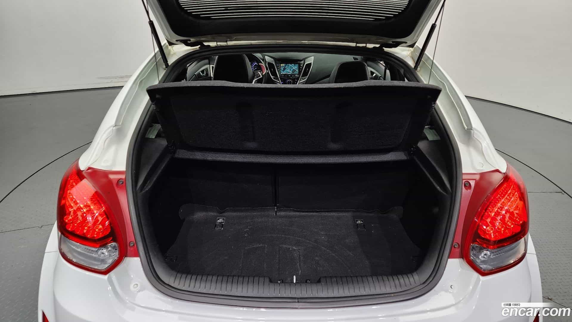 Veloster Hyundai 2014.4-OPTION-024