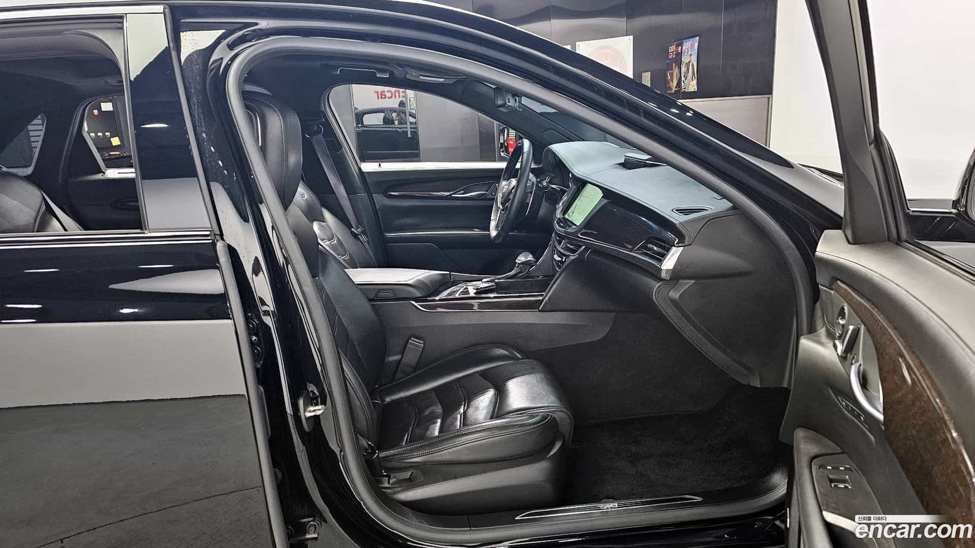 CT6 Cadillac 2018.2-INNER-010