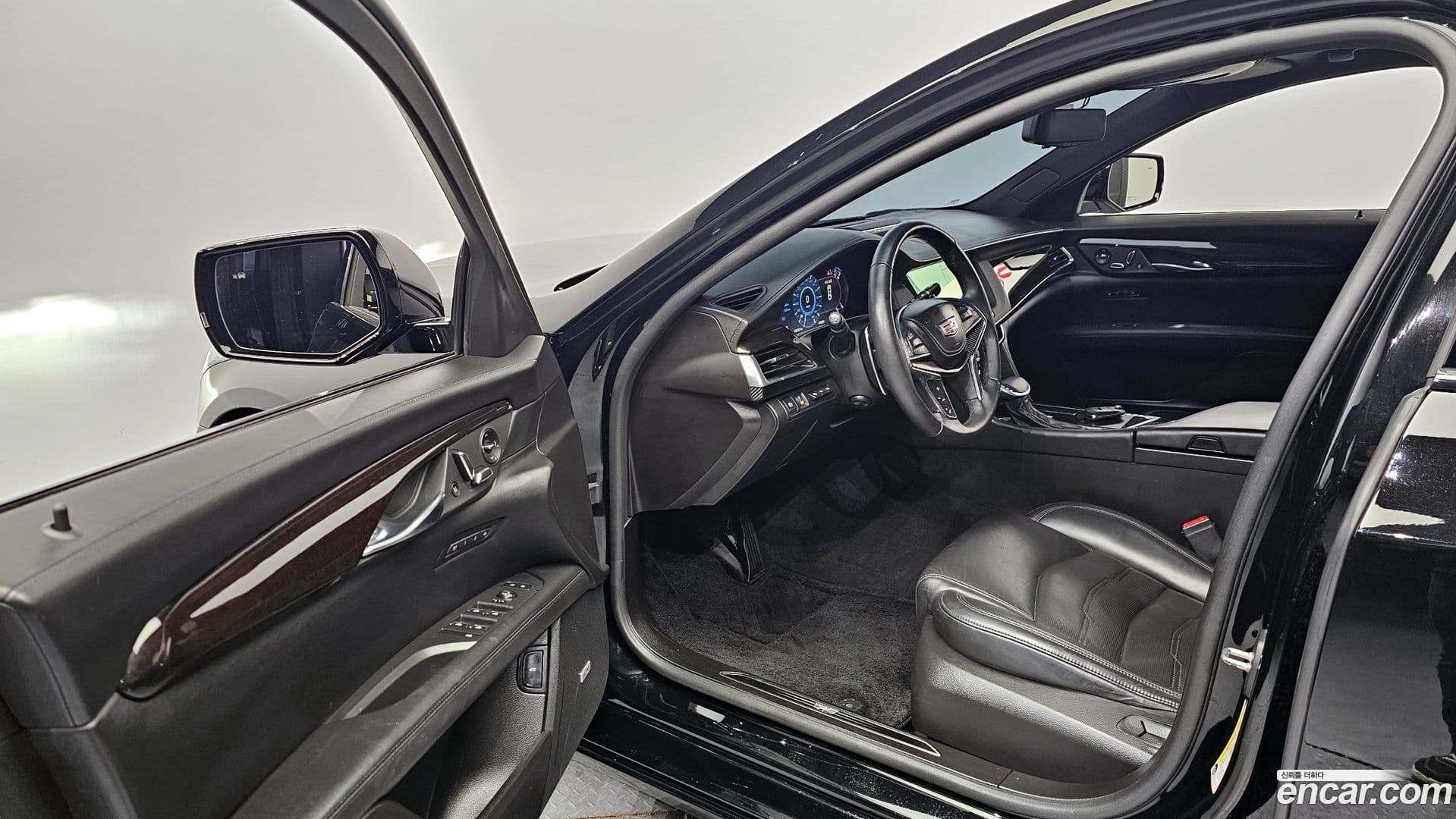 Main__Slider__Photo:CT6 Cadillac 2018.2-10