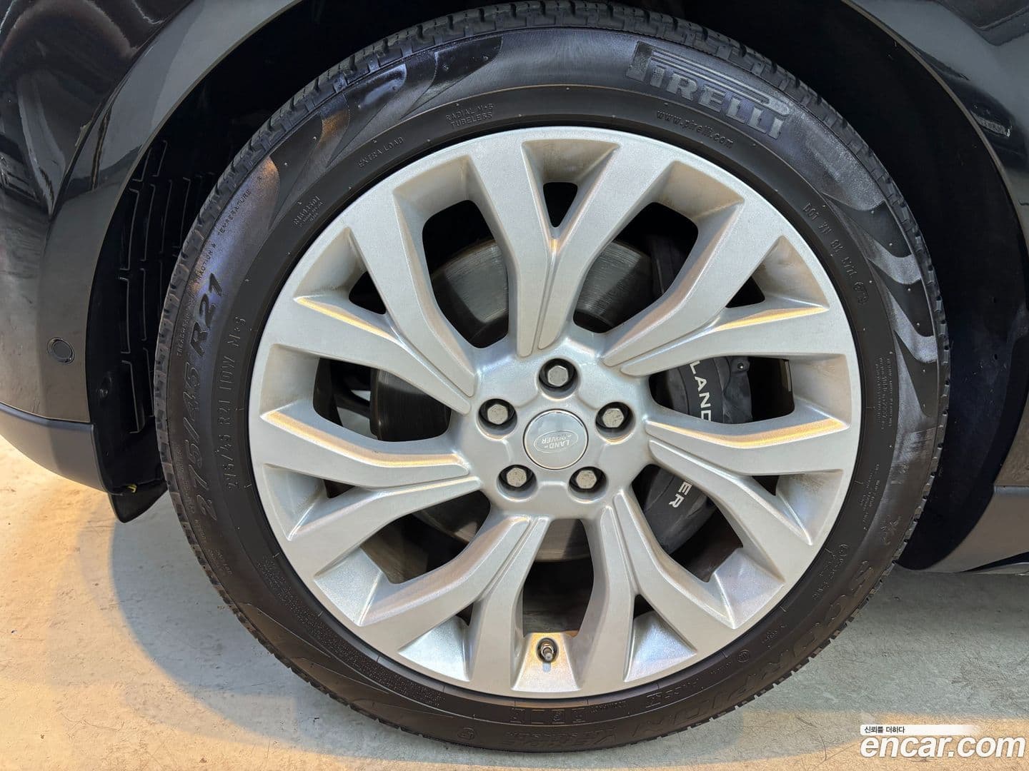 Main__Slider__Photo:Range Rover Land Rover 2020.4-4