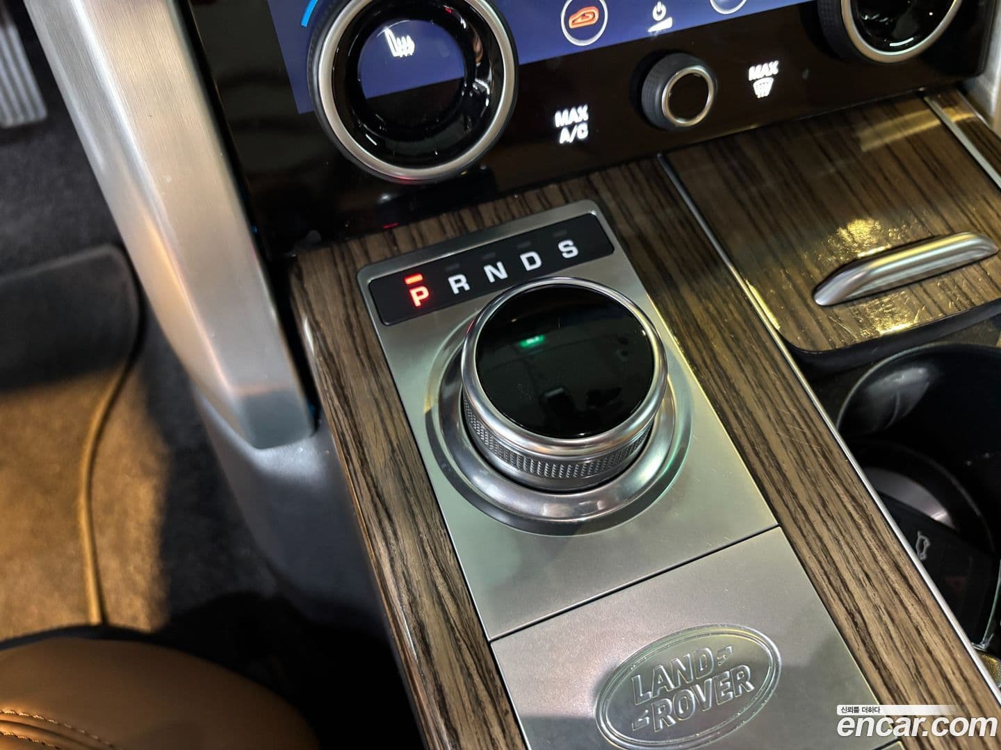 Main__Slider__Photo:Range Rover Land Rover 2020.4-8