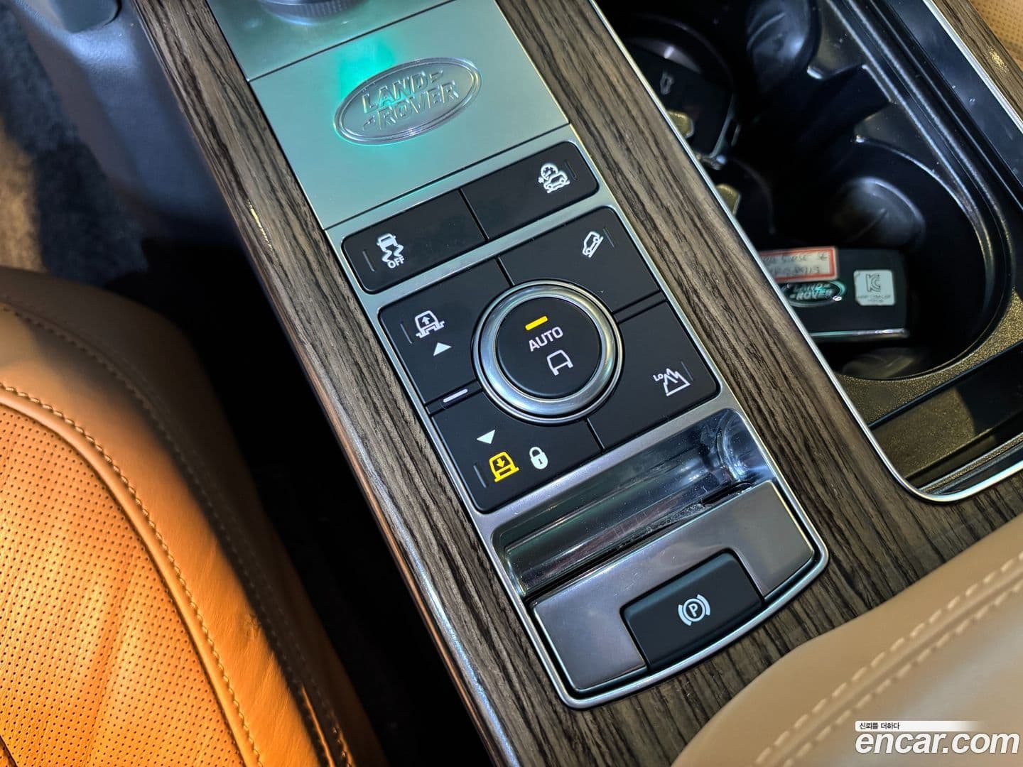 Main__Slider__Photo:Range Rover Land Rover 2020.4-13