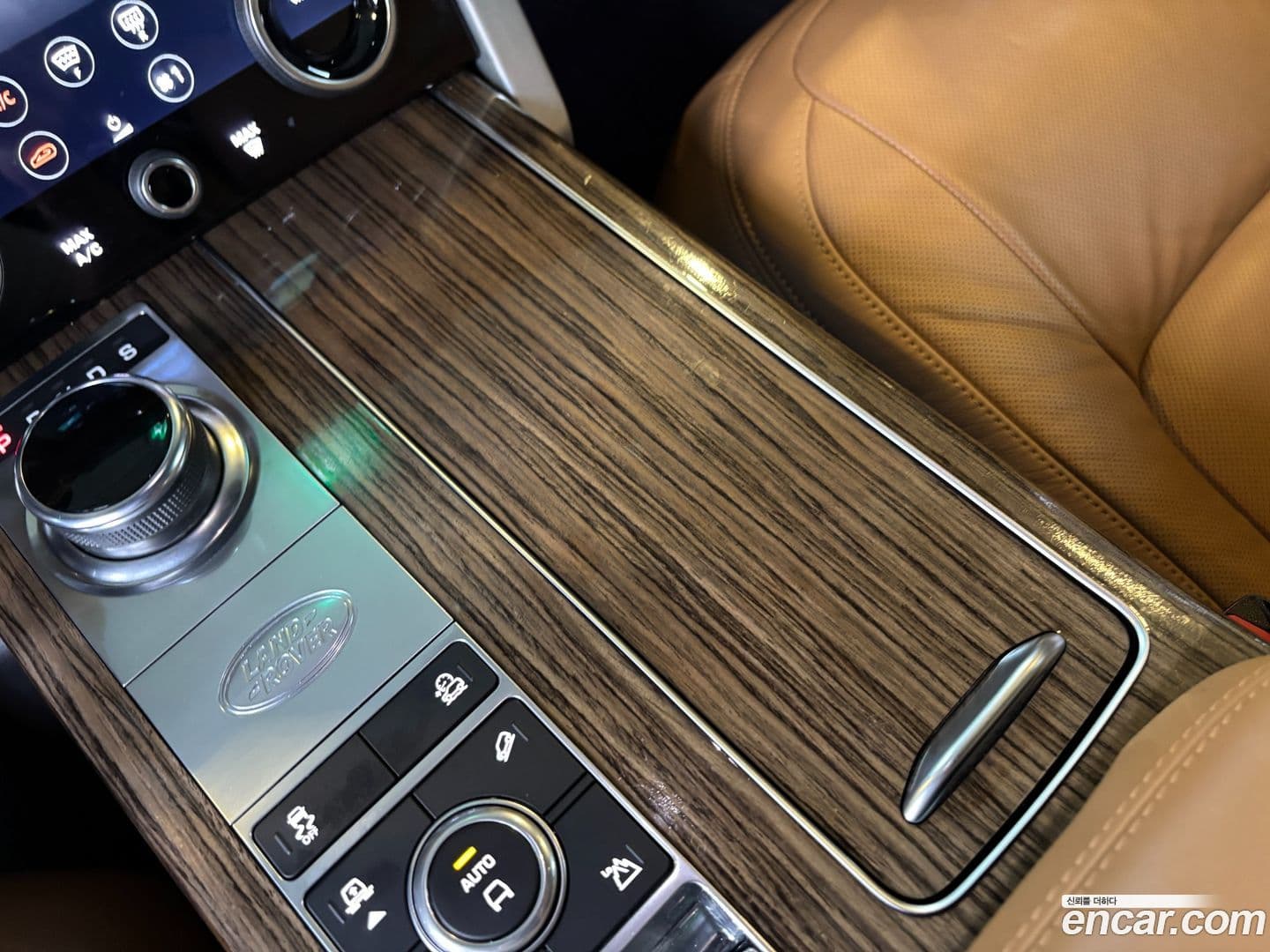 Main__Slider__Photo:Range Rover Land Rover 2020.4-14