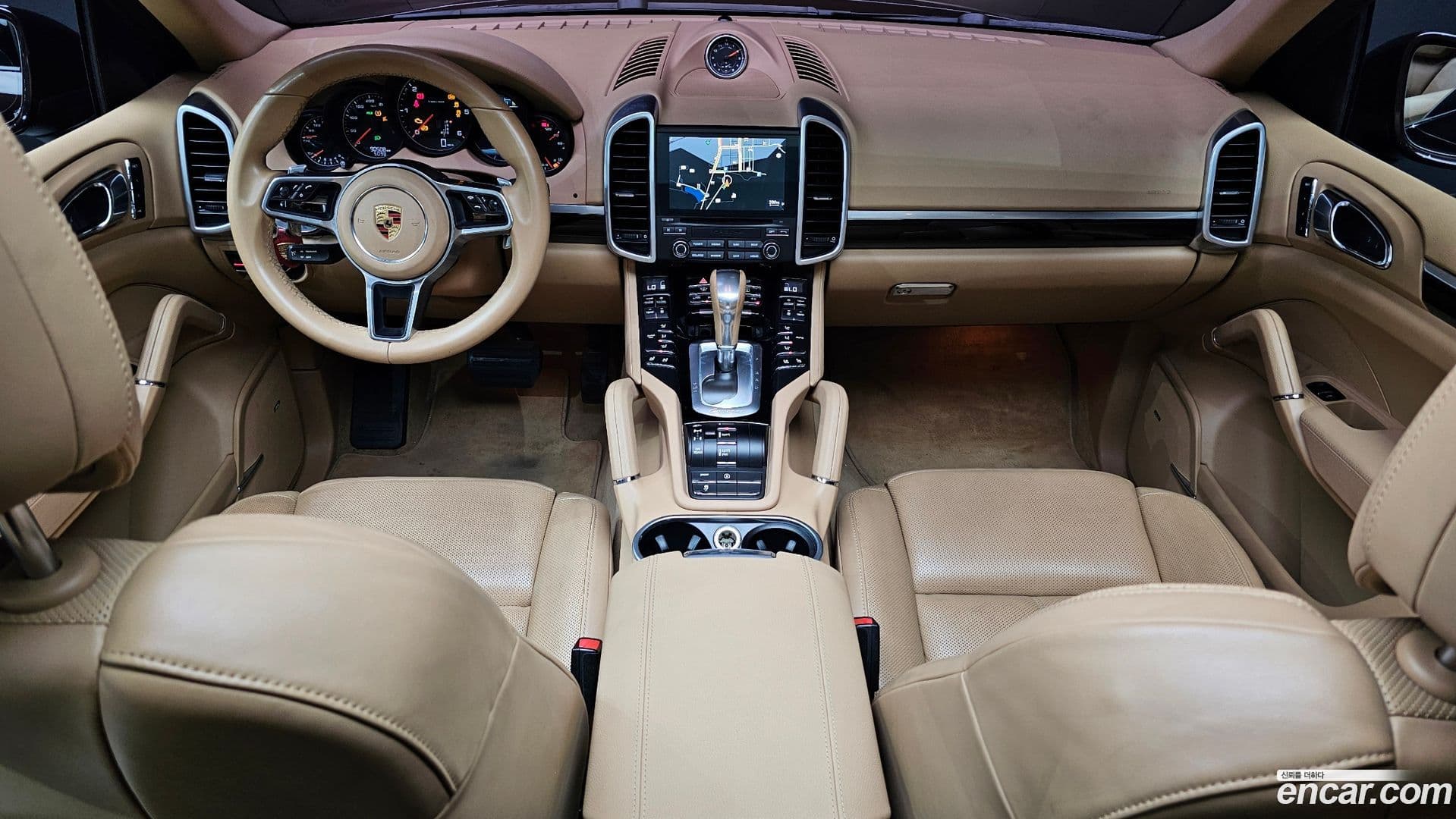 Main__Slider__Photo:Cayenne Porsche 2017.1-6