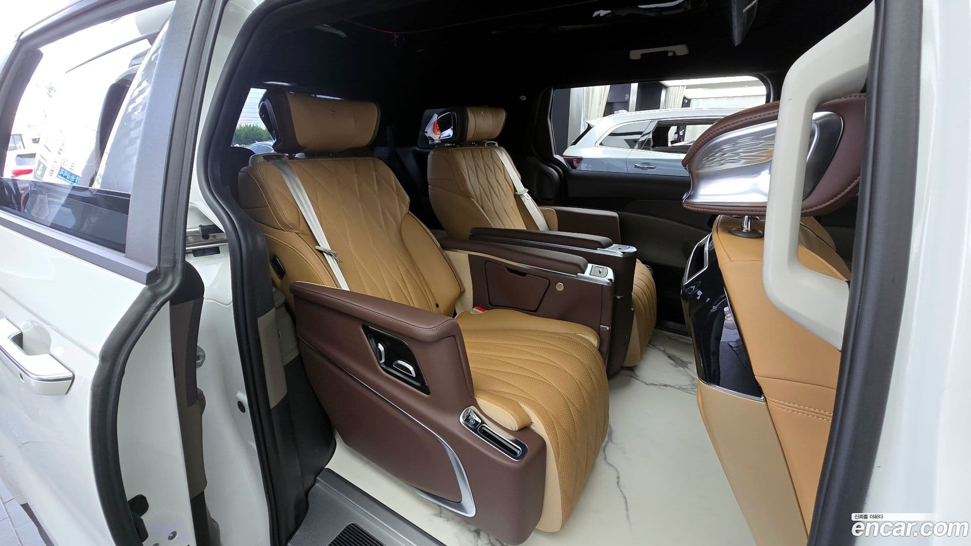 Main__Slider__Photo:Canival Kia 2023.11-11