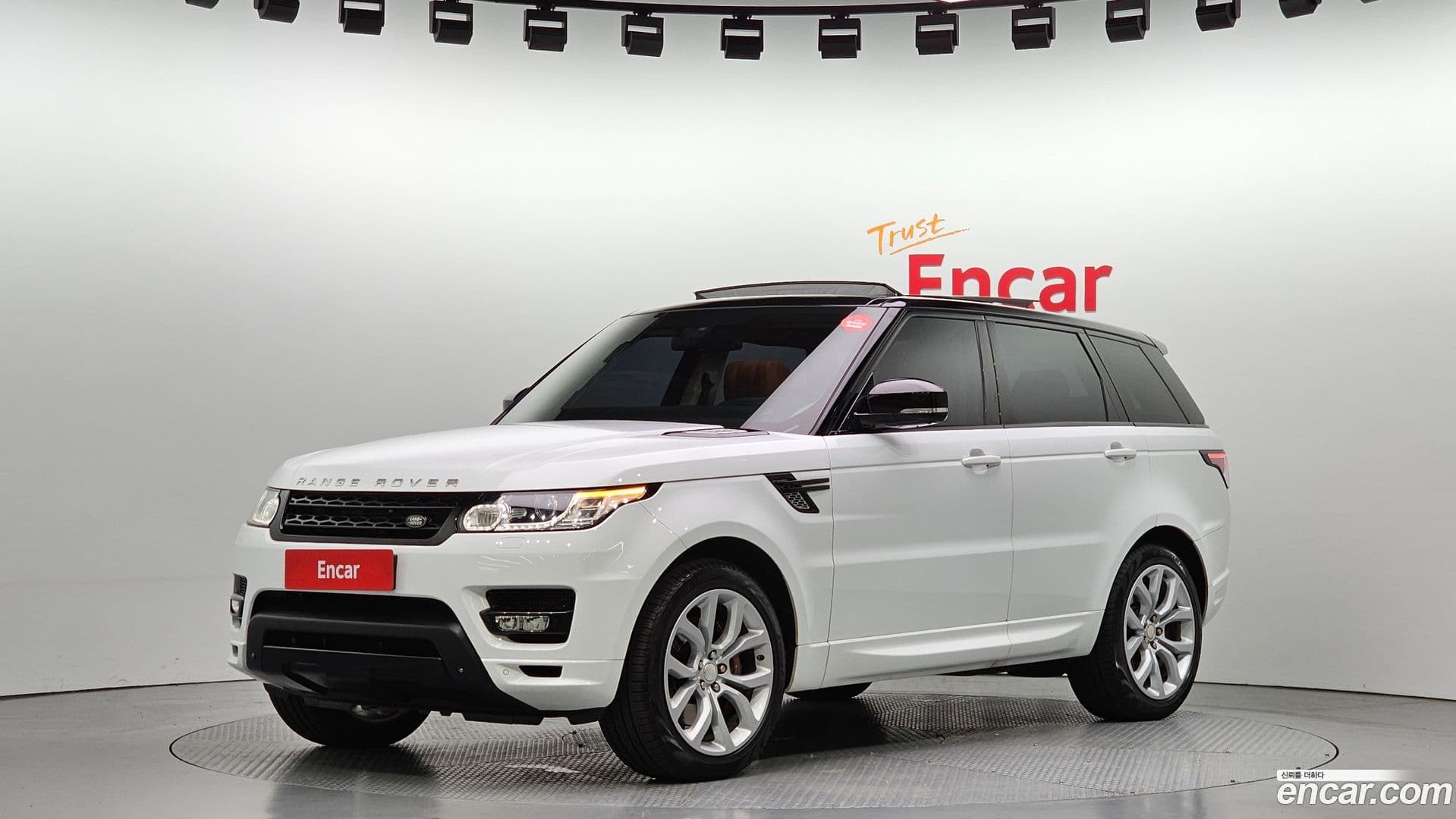 Main__Slider__Photo:Range Rover Sport Land Rover 2015.1-0