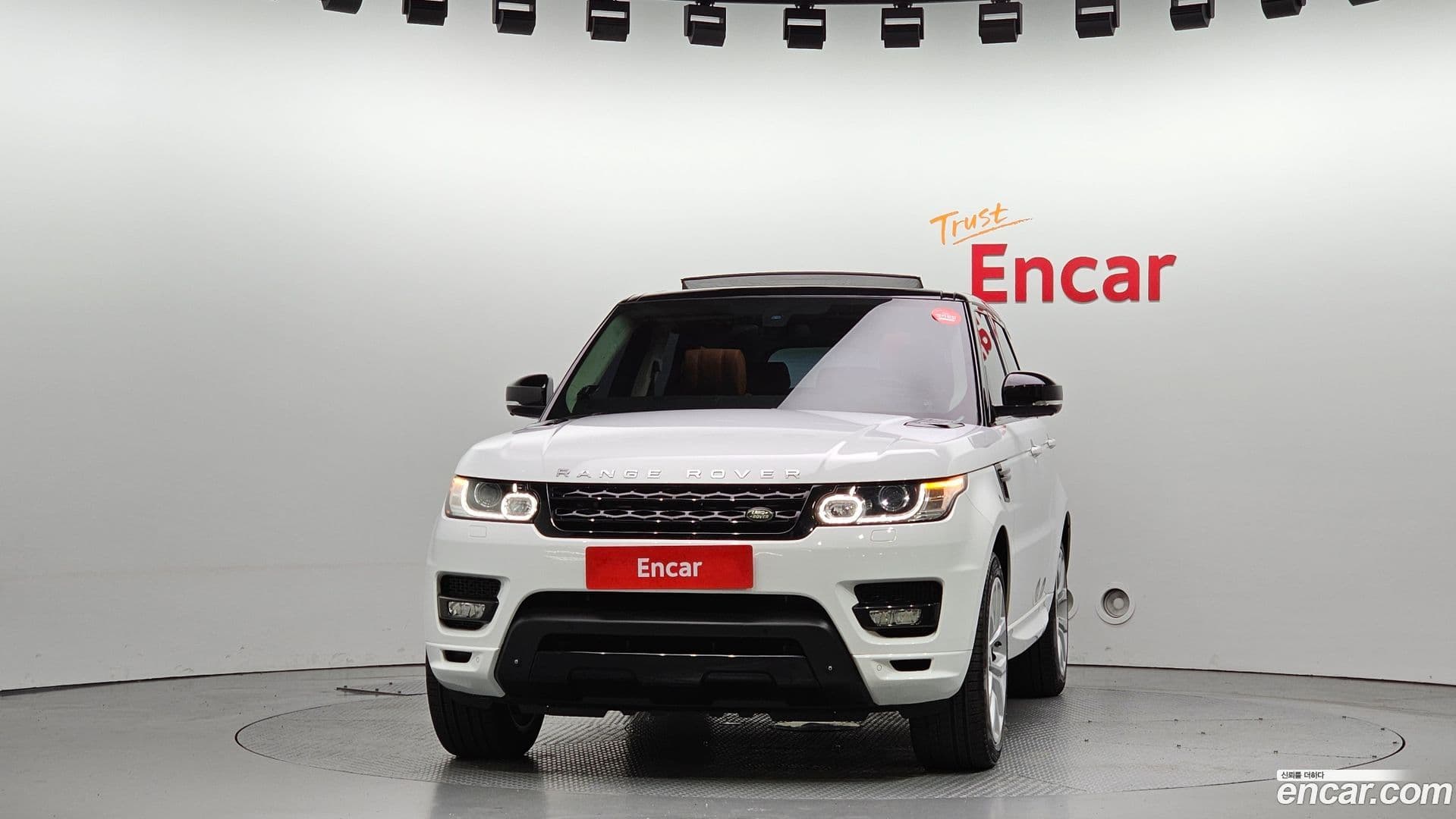 Main__Slider__Photo:Range Rover Sport Land Rover 2015.1-2