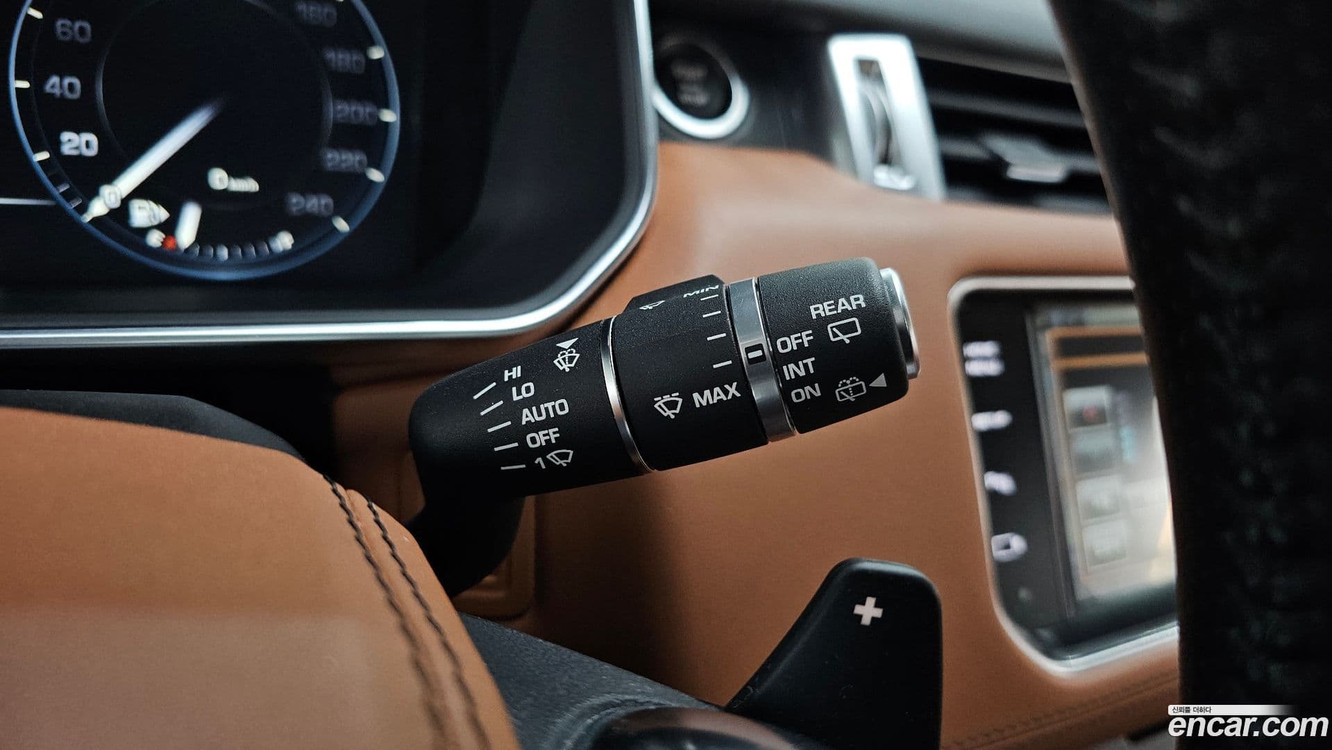 Main__Slider__Photo:Range Rover Sport Land Rover 2015.1-16