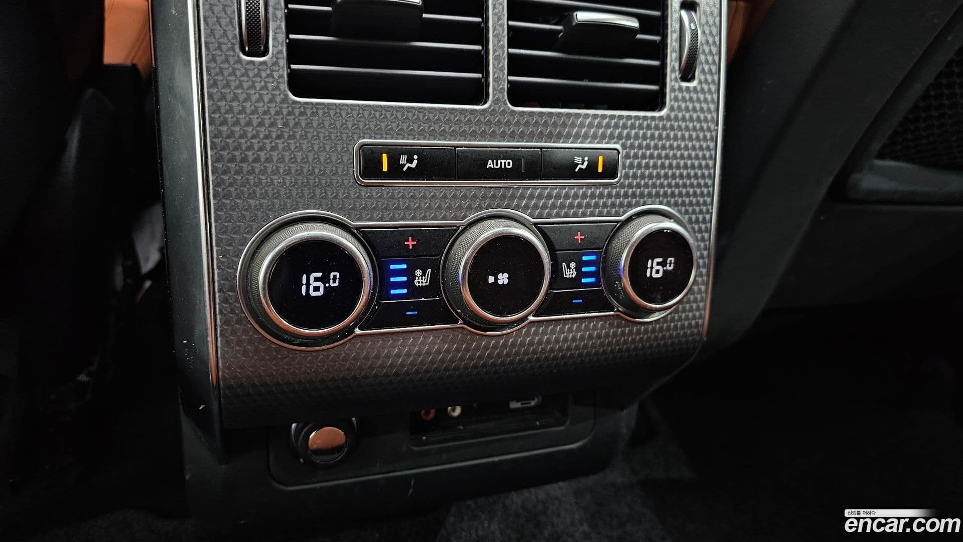 Main__Slider__Photo:Range Rover Sport Land Rover 2015.1-18