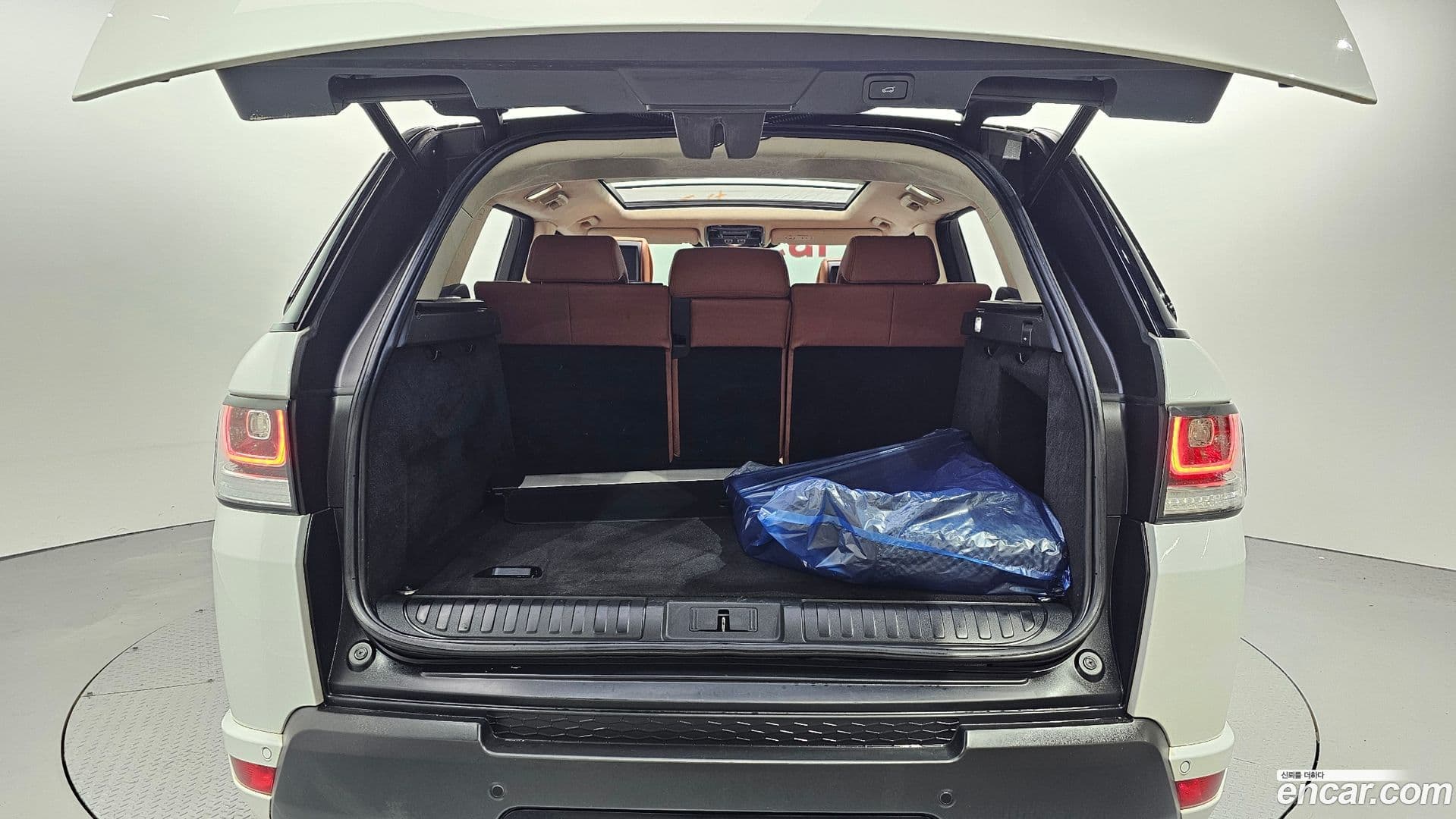 Main__Slider__Photo:Range Rover Sport Land Rover 2015.1-19