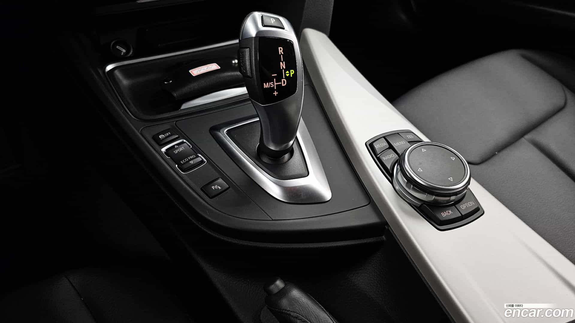 3-Series BMW 2015.4-INNER-009