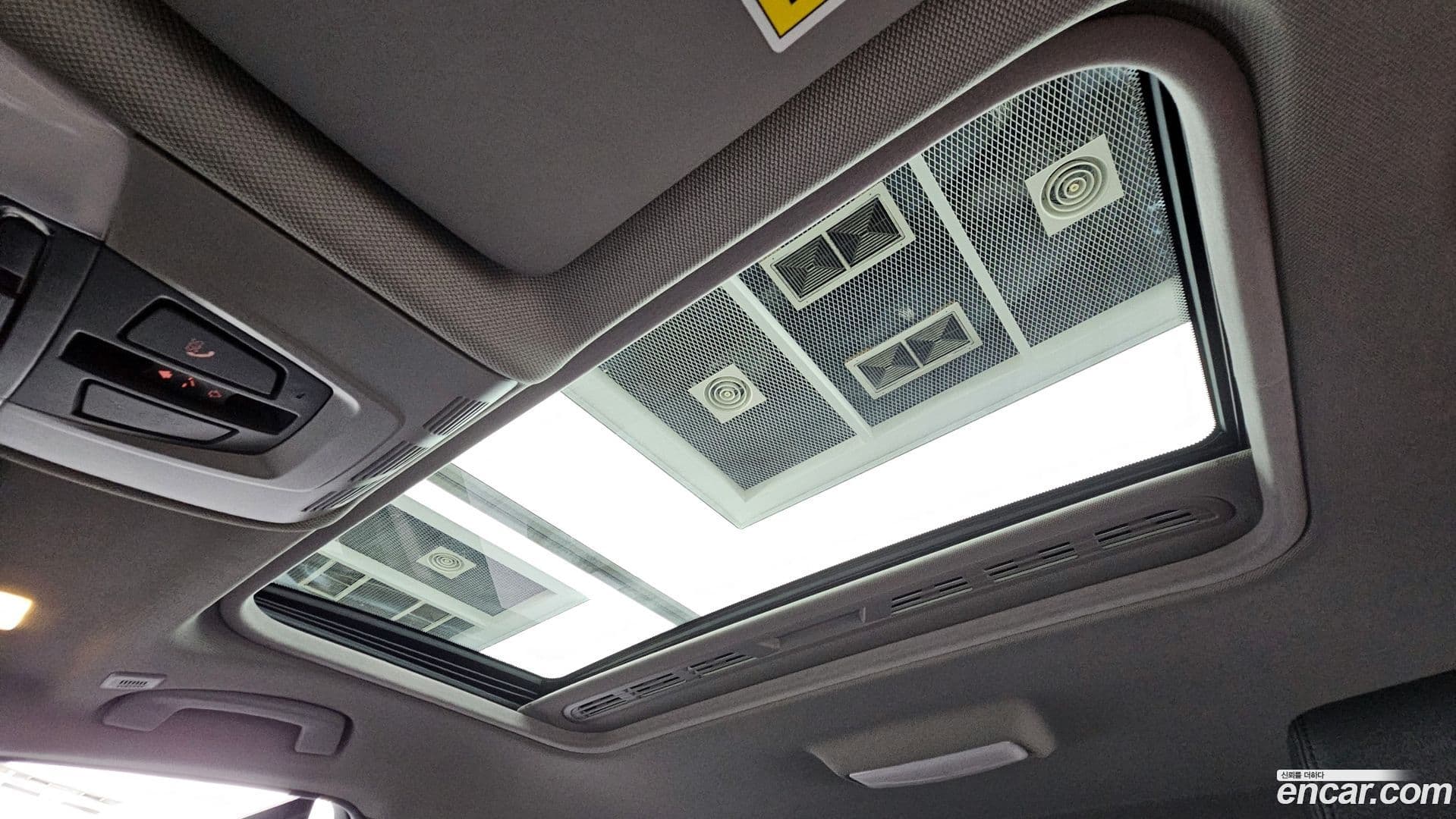 Main__Slider__Photo:3-Series BMW 2015.4-17