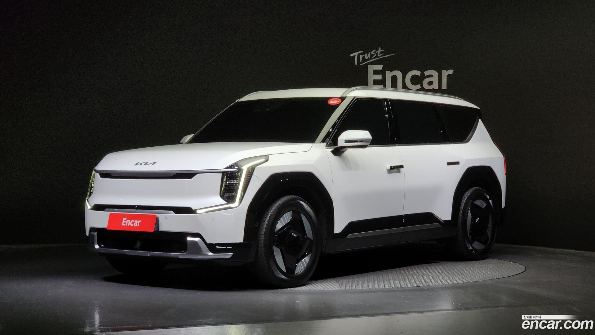 Main__Slider__Photo:EV9 Kia 2023.9-0