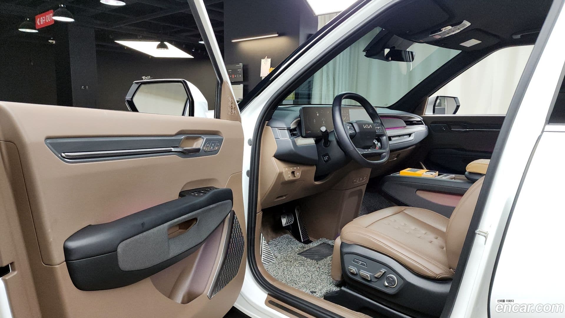 Main__Slider__Photo:EV9 Kia 2023.9-11