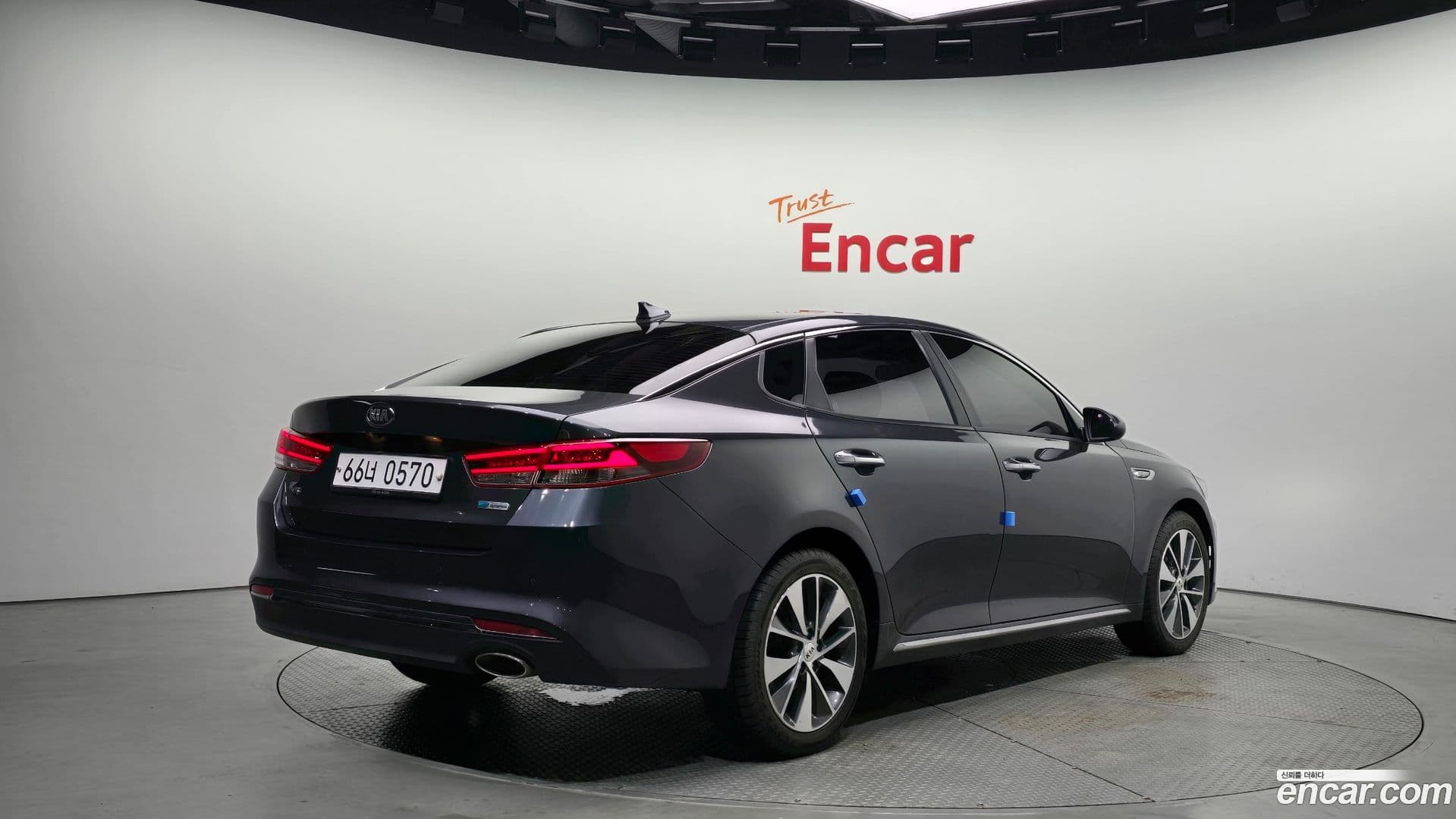 Main__Slider__Photo:K5 Kia 2015.11-1