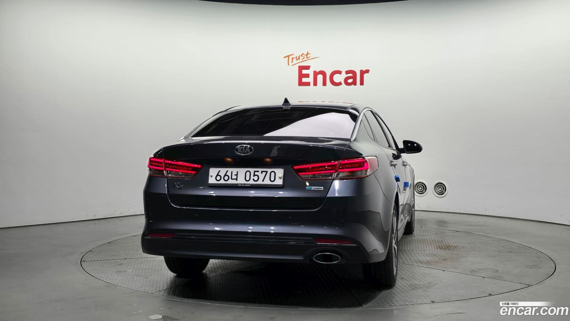 Main__Slider__Photo:K5 Kia 2015.11-3