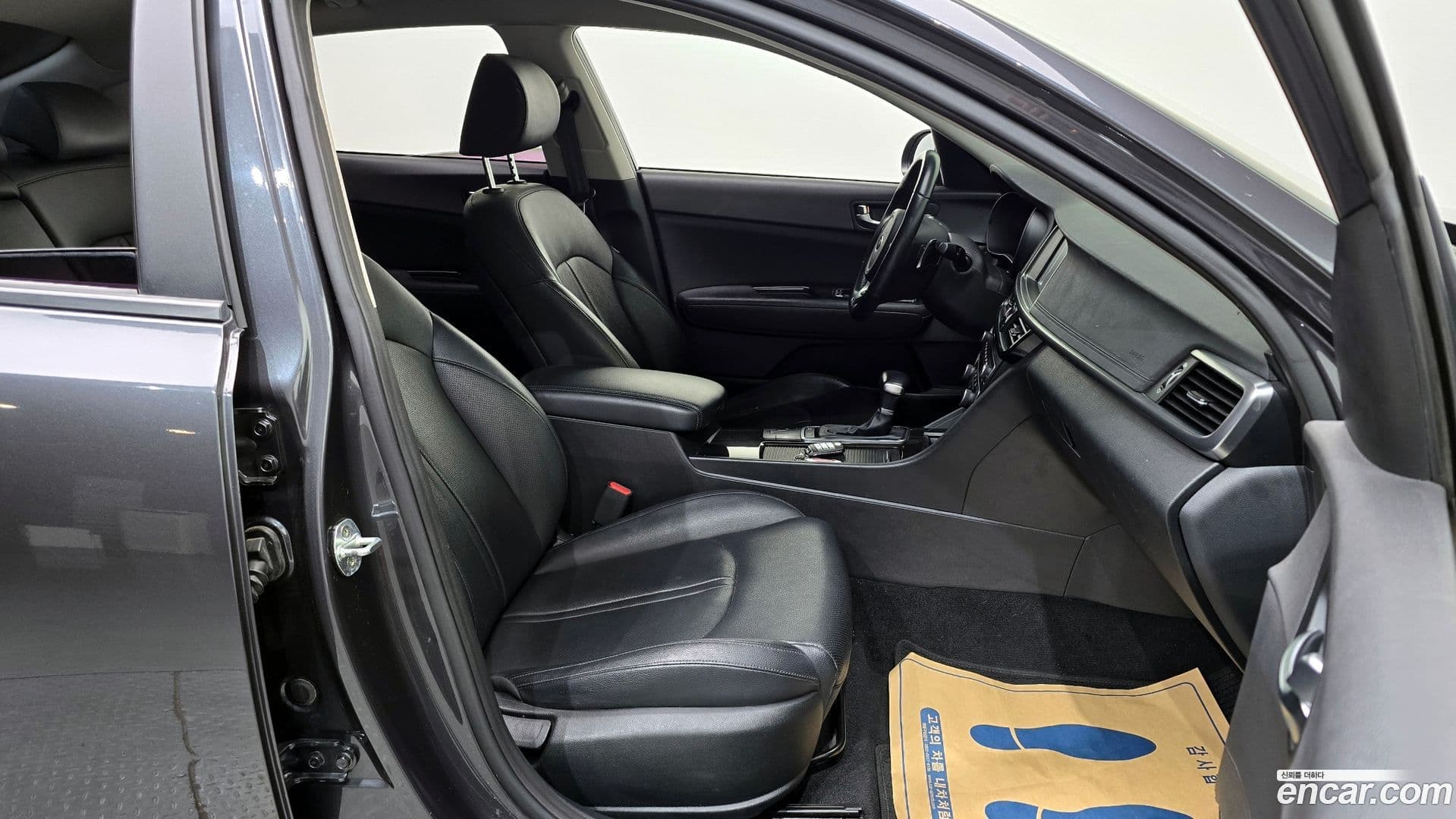 Main__Slider__Photo:K5 Kia 2015.11-11