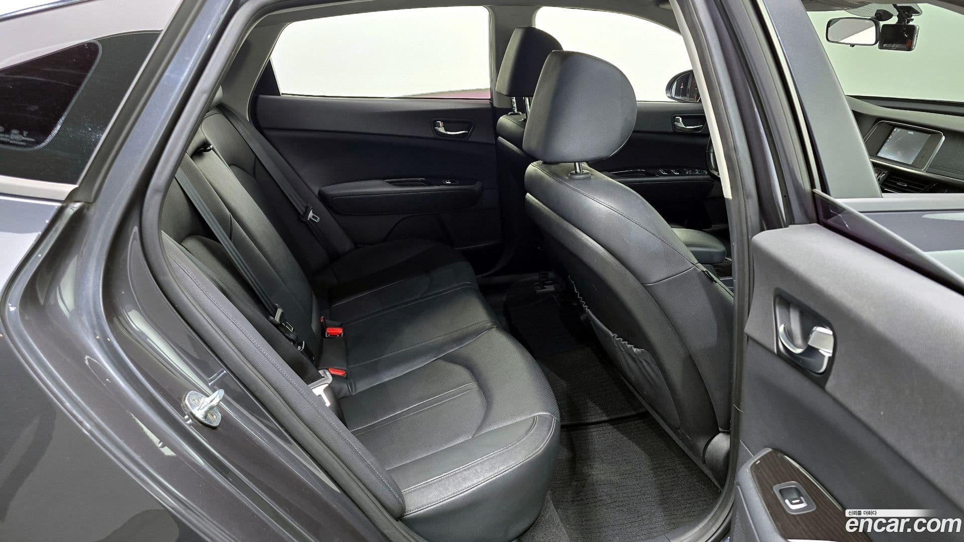 Main__Slider__Photo:K5 Kia 2015.11-12