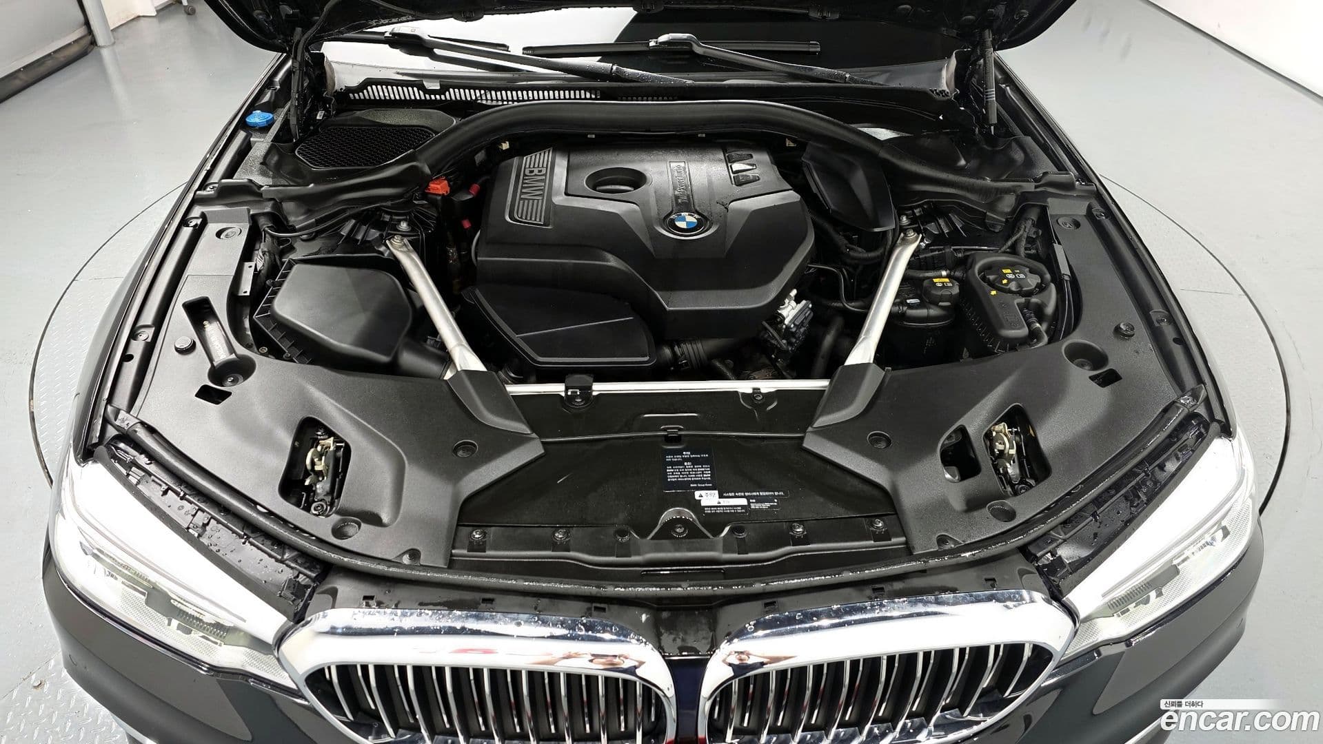 Main__Slider__Photo:5-Series BMW 2018.5-5