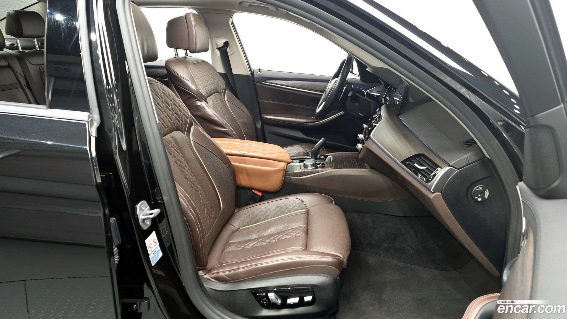 Main__Slider__Photo:5-Series BMW 2018.5-10