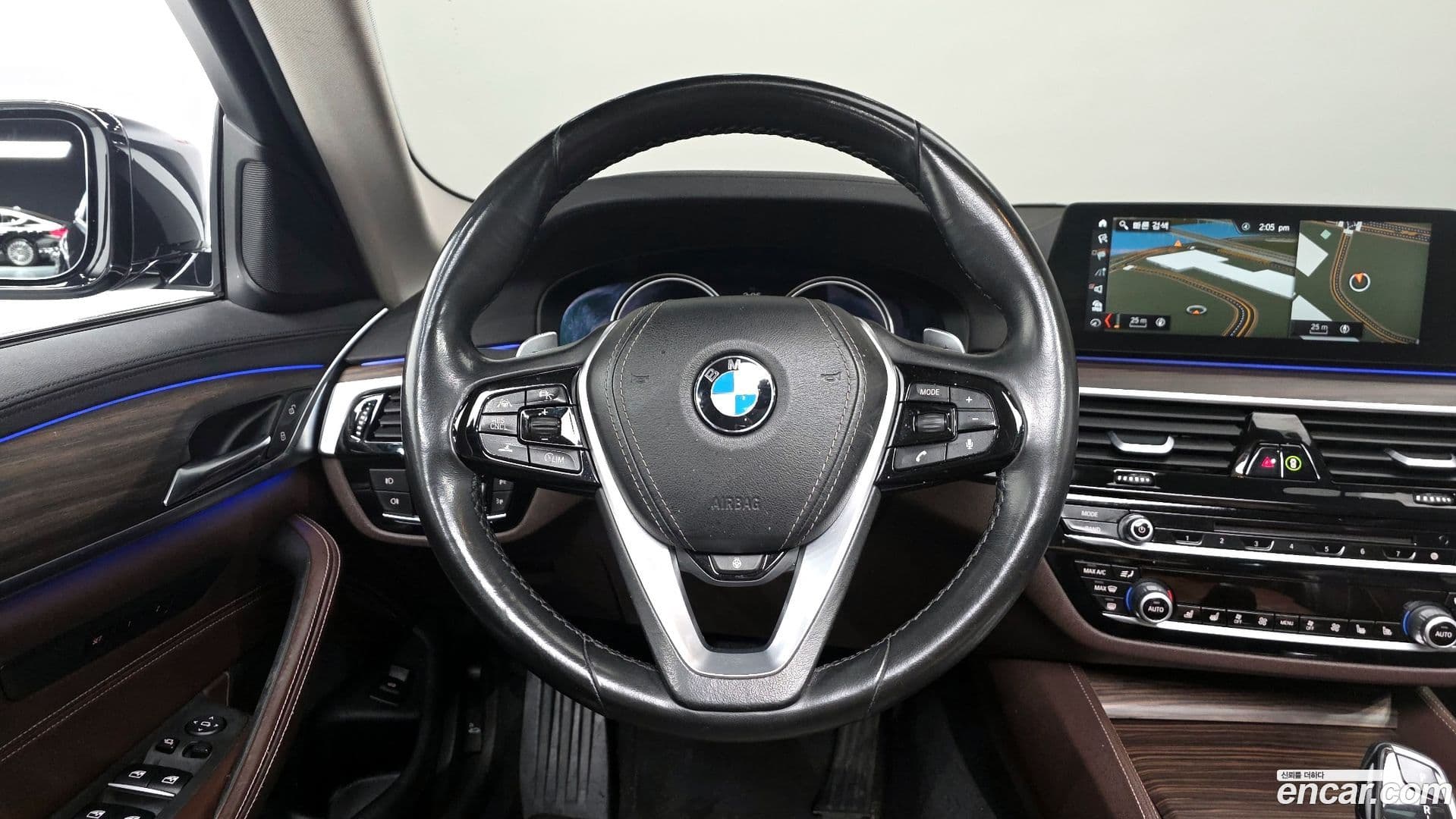 Main__Slider__Photo:5-Series BMW 2018.5-12