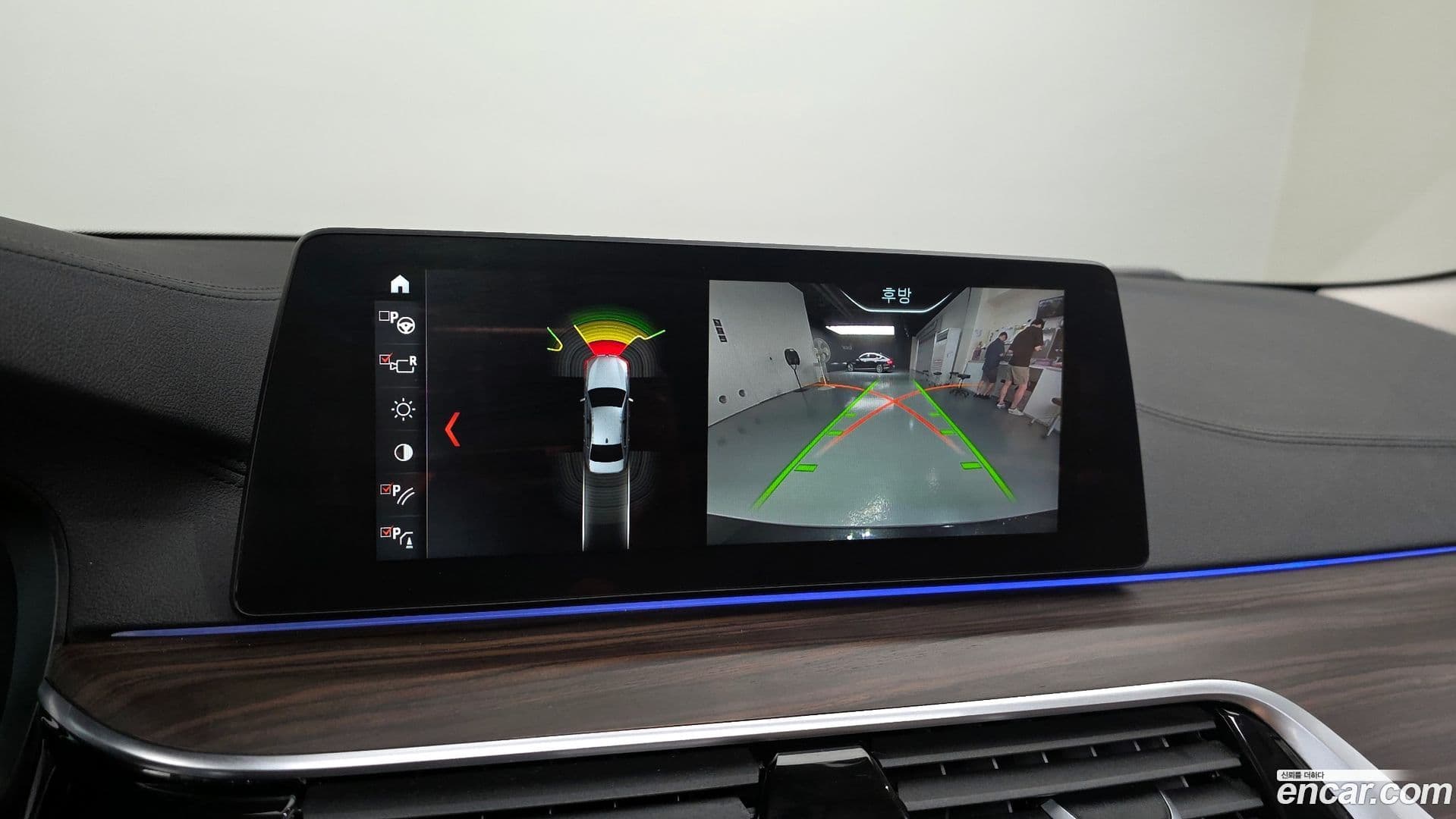 Main__Slider__Photo:5-Series BMW 2018.5-14