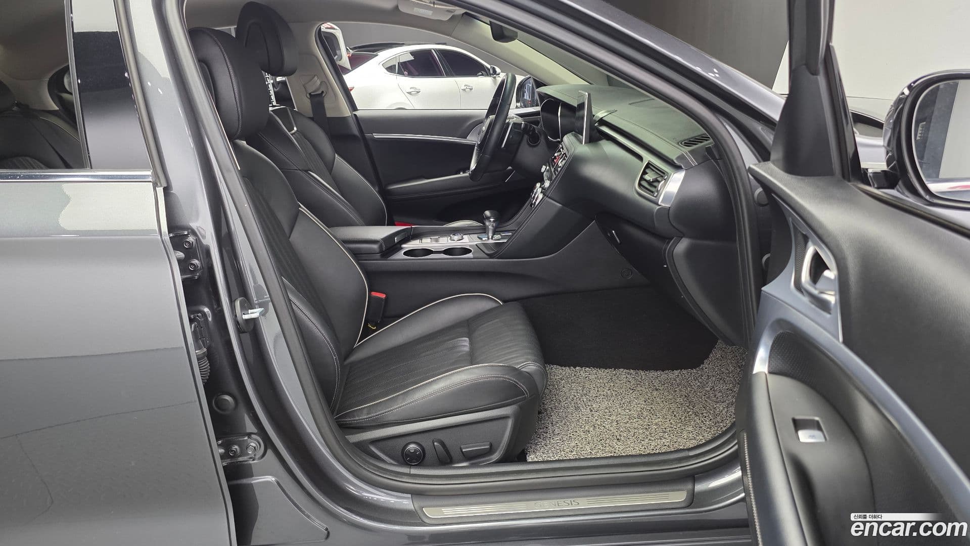 Main__Slider__Photo:G70 Genesis 2018.10-9