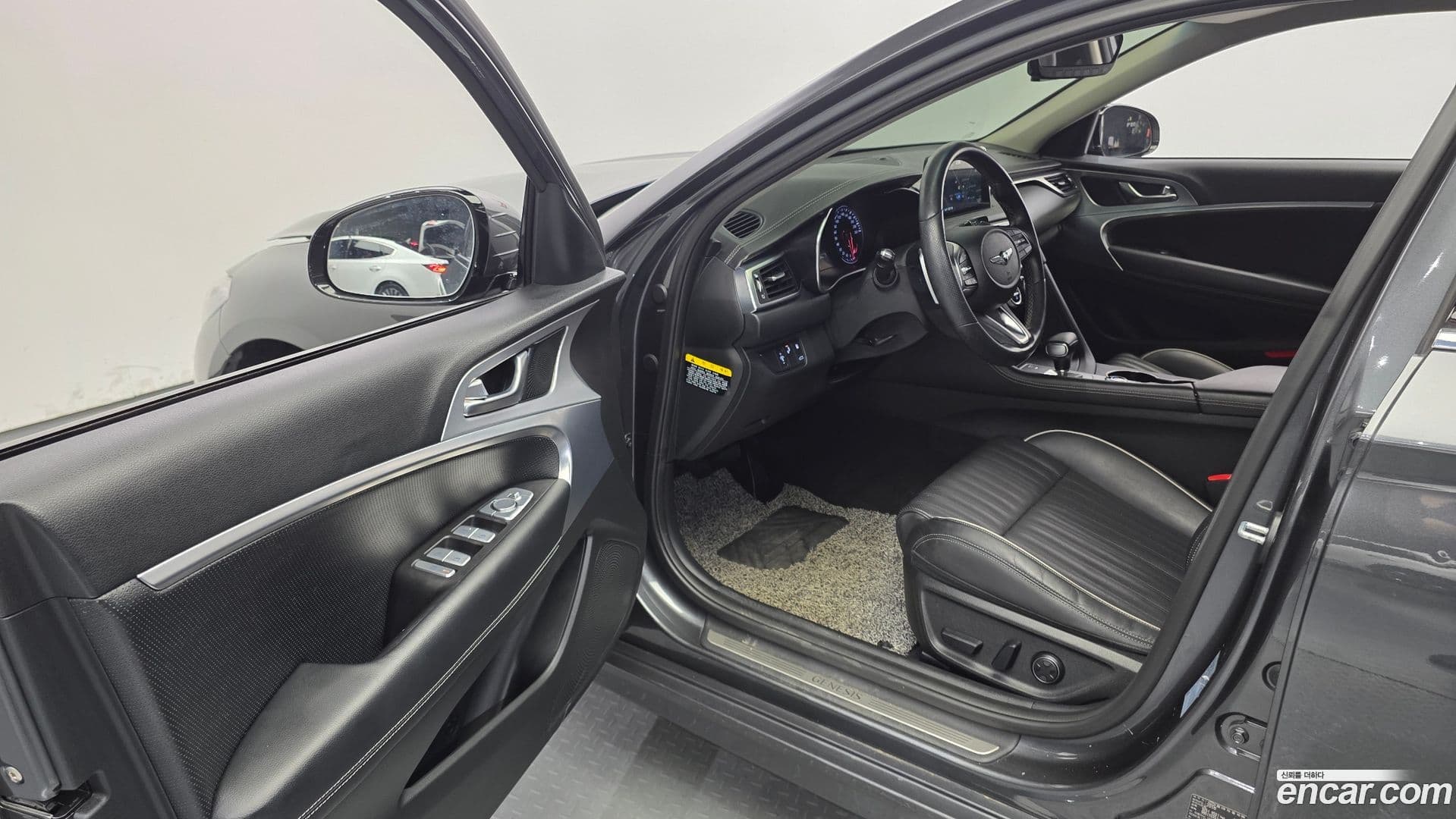 Main__Slider__Photo:G70 Genesis 2018.10-10