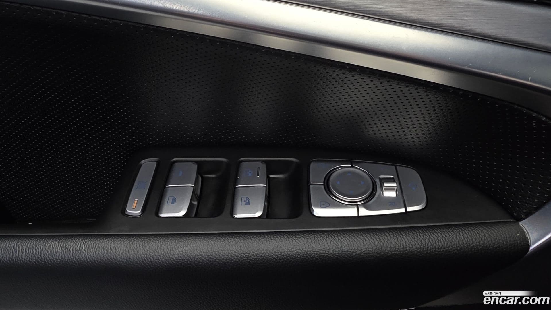 Main__Slider__Photo:G70 Genesis 2018.10-17