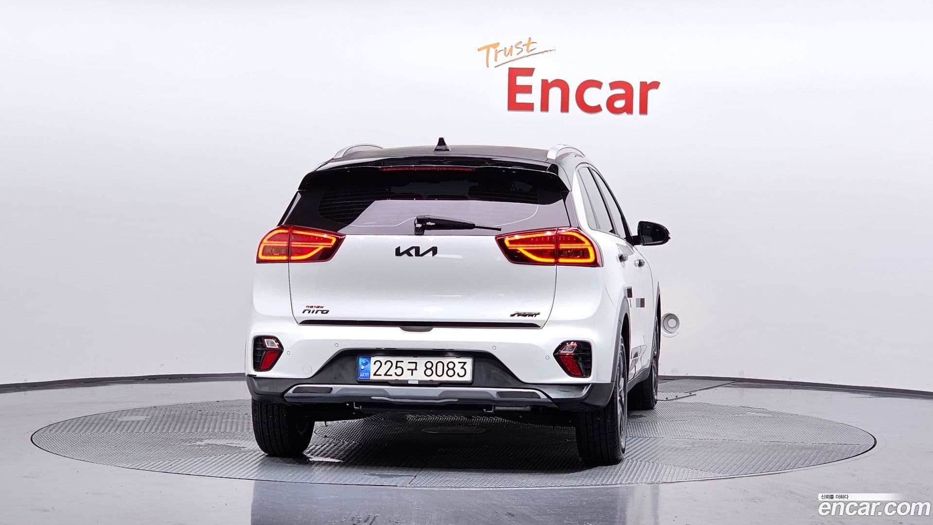 Main__Slider__Photo:Niro Kia 2021.10-3