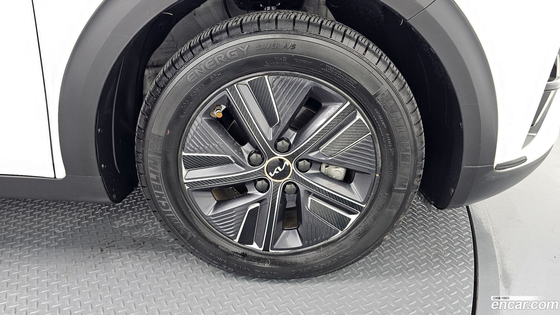 Main__Slider__Photo:Niro Kia 2021.10-4