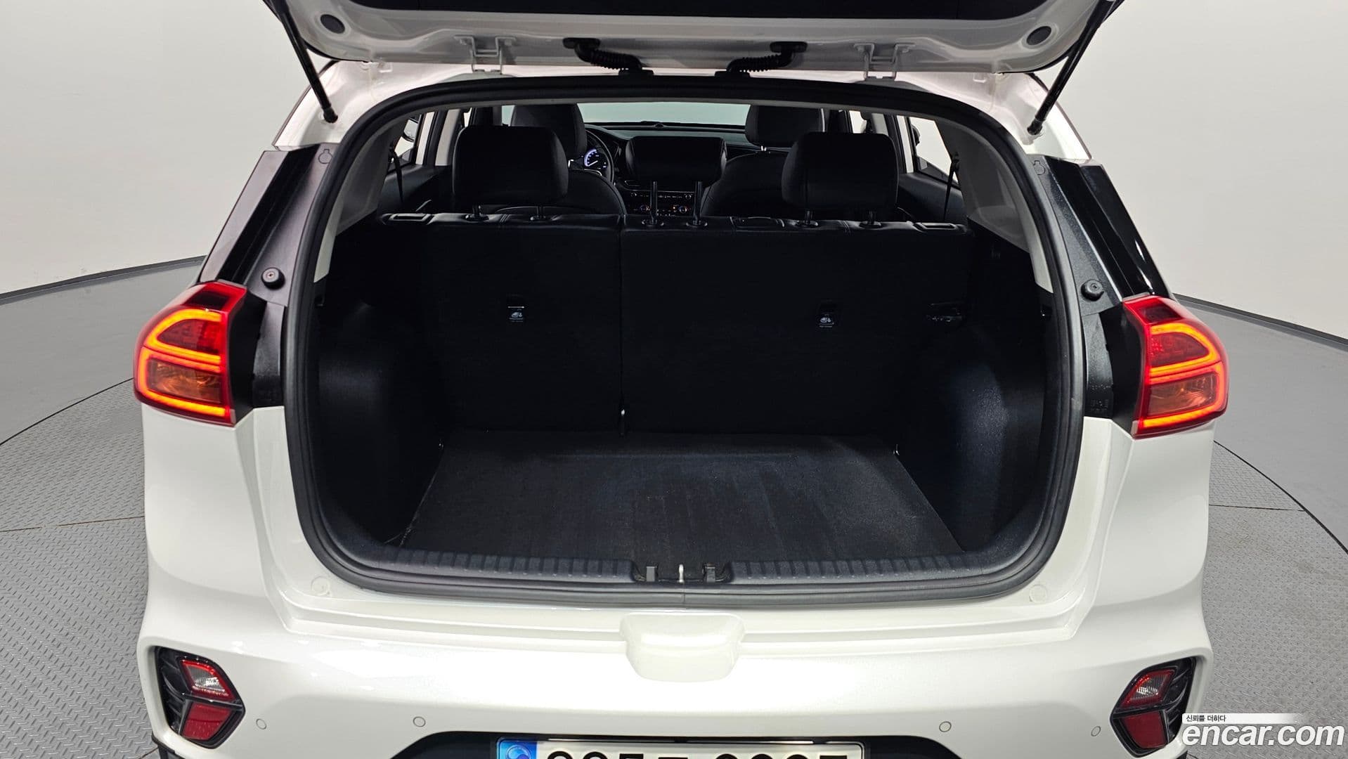 Main__Slider__Photo:Niro Kia 2021.10-19