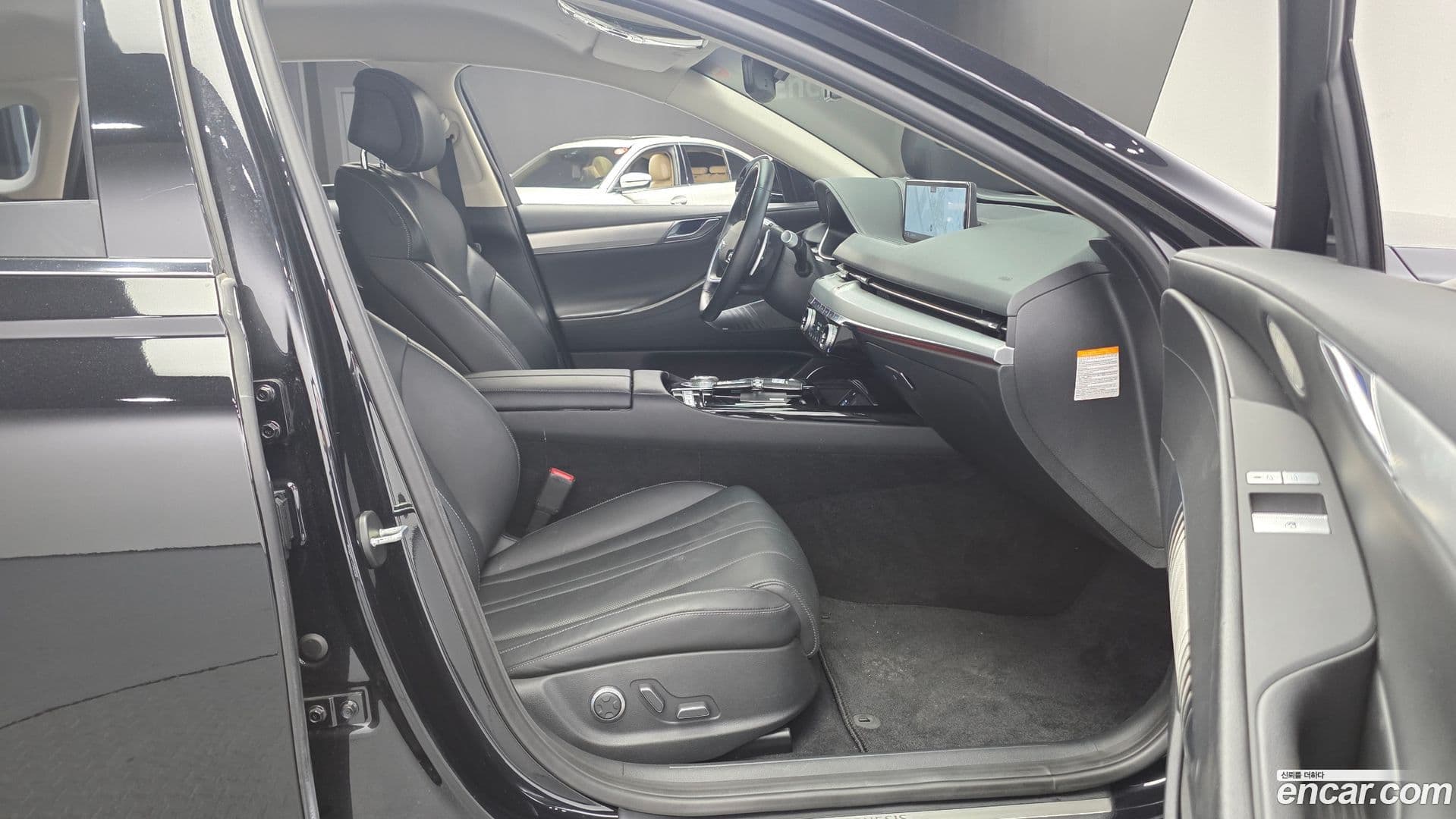 Main__Slider__Photo:G80 Genesis 2021.8-9