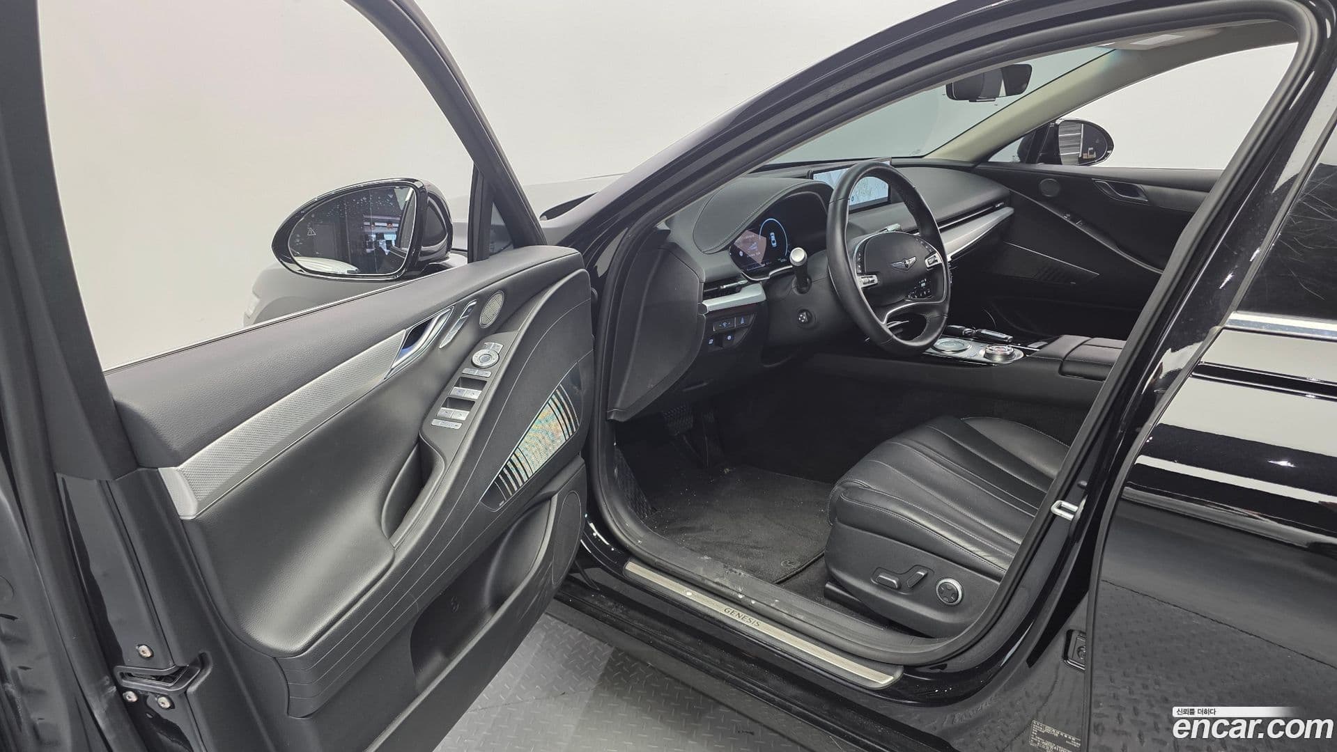 Main__Slider__Photo:G80 Genesis 2021.8-10