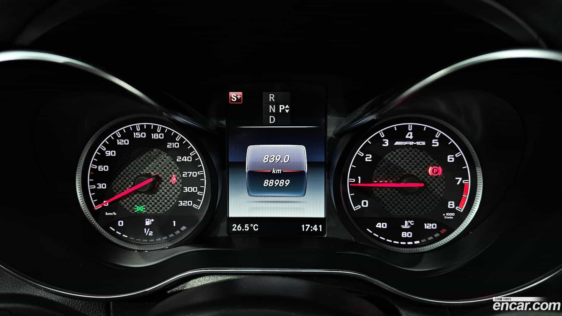 C-Class Mercedes-Benz 2017.11-INNER-008