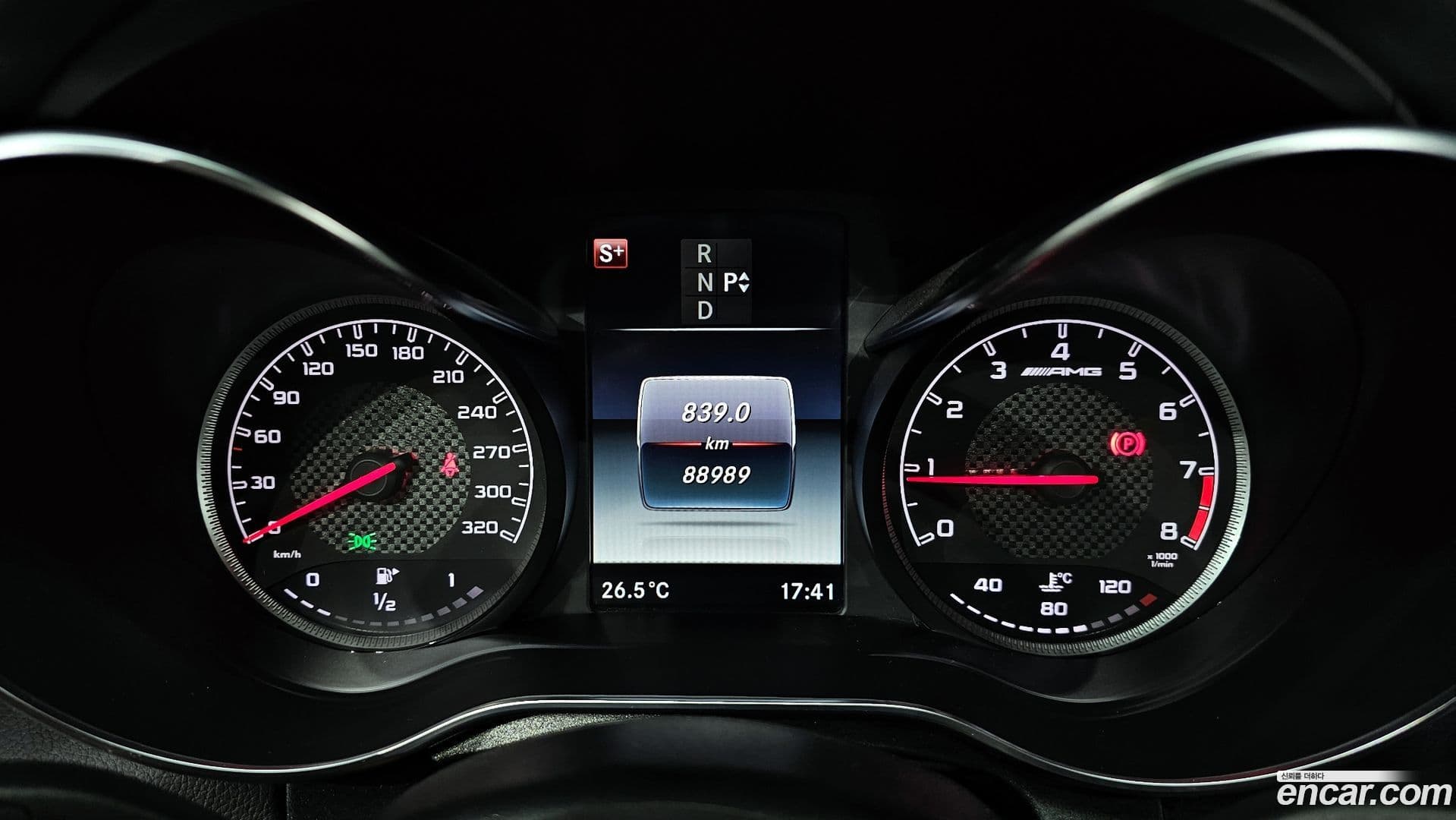 Main__Slider__Photo:C-Class Mercedes-Benz 2017.11-7