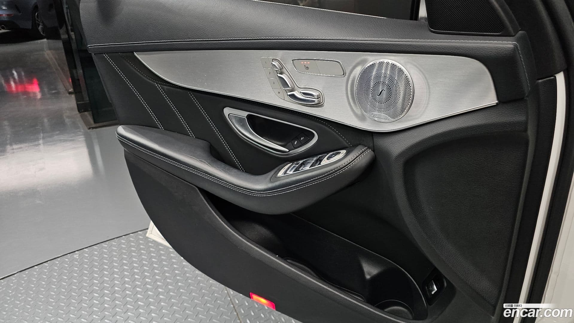 Main__Slider__Photo:C-Class Mercedes-Benz 2017.11-13