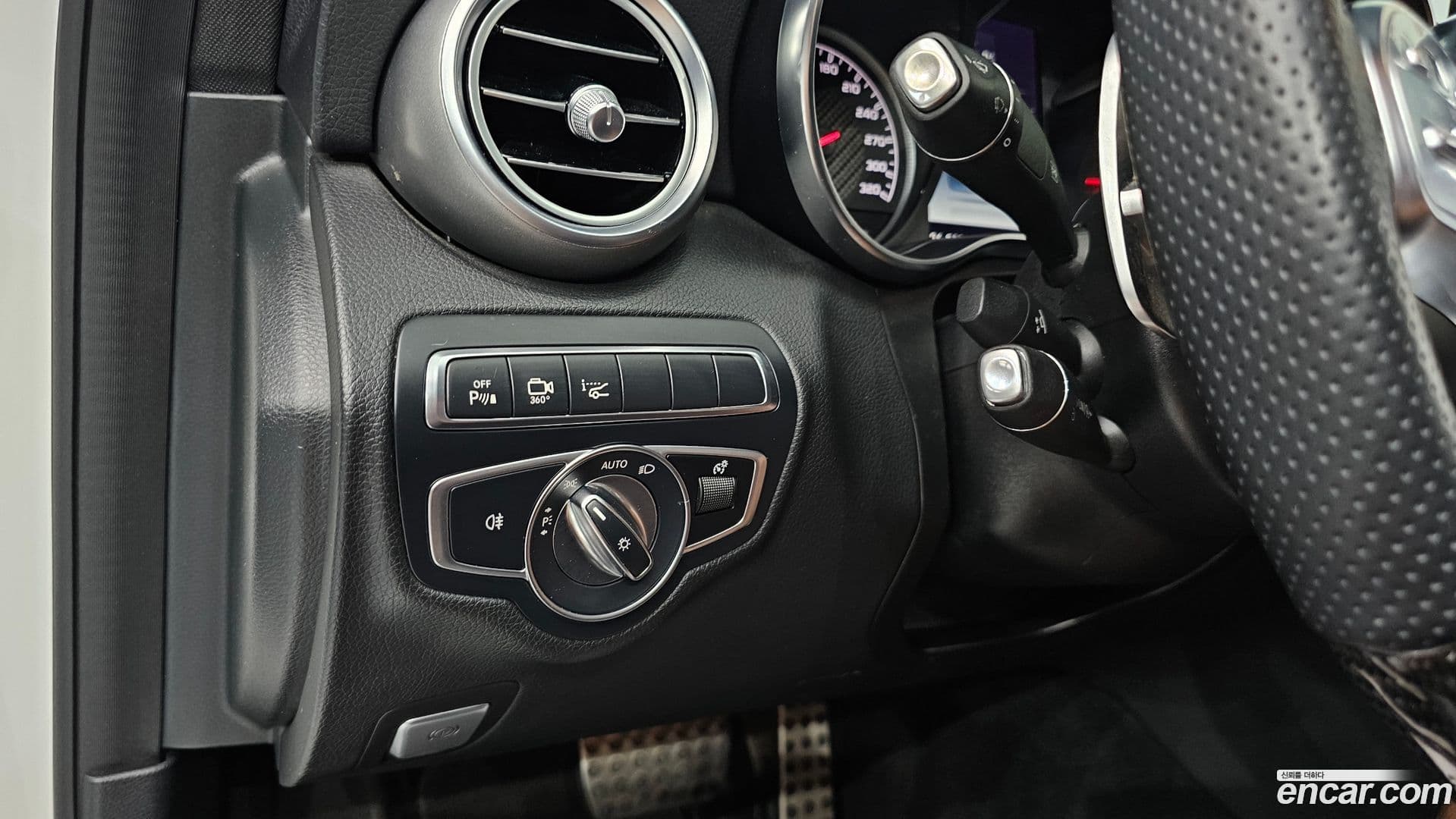 Main__Slider__Photo:C-Class Mercedes-Benz 2017.11-14