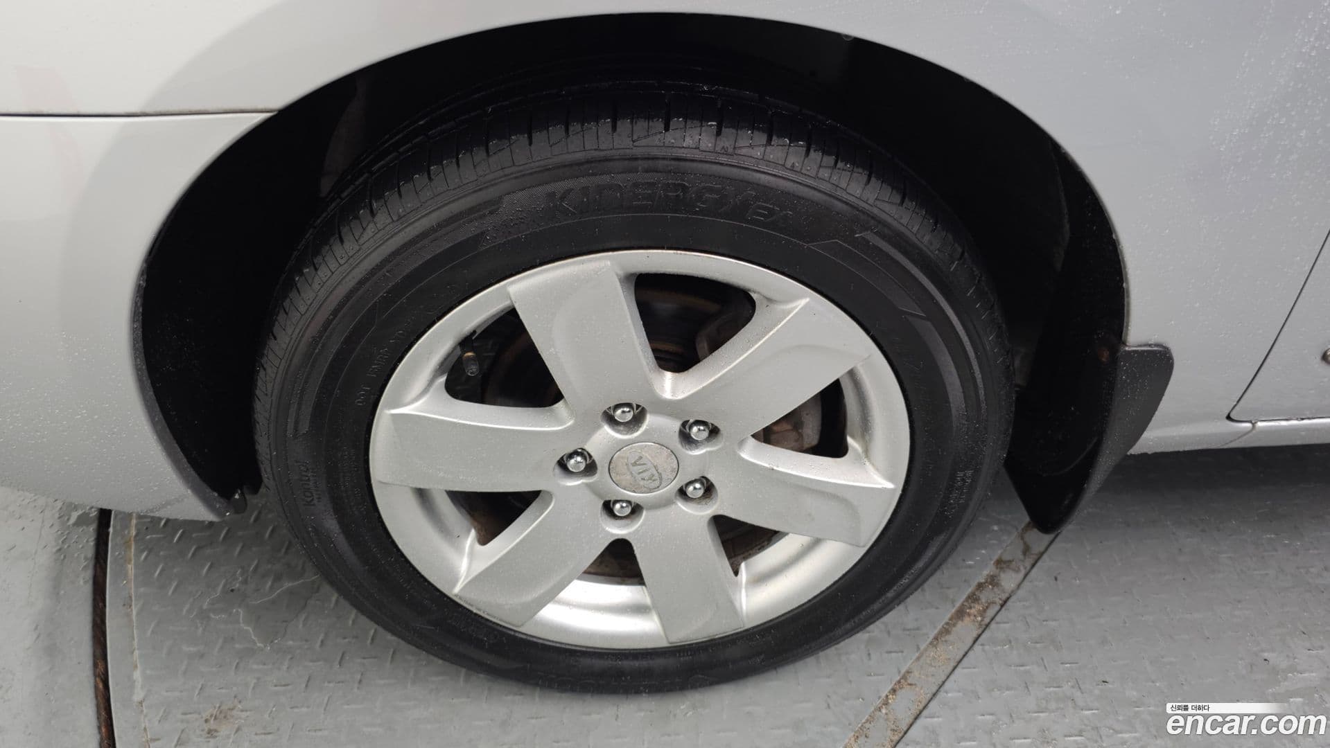 Main__Slider__Photo:Carens Kia 2009.4-4