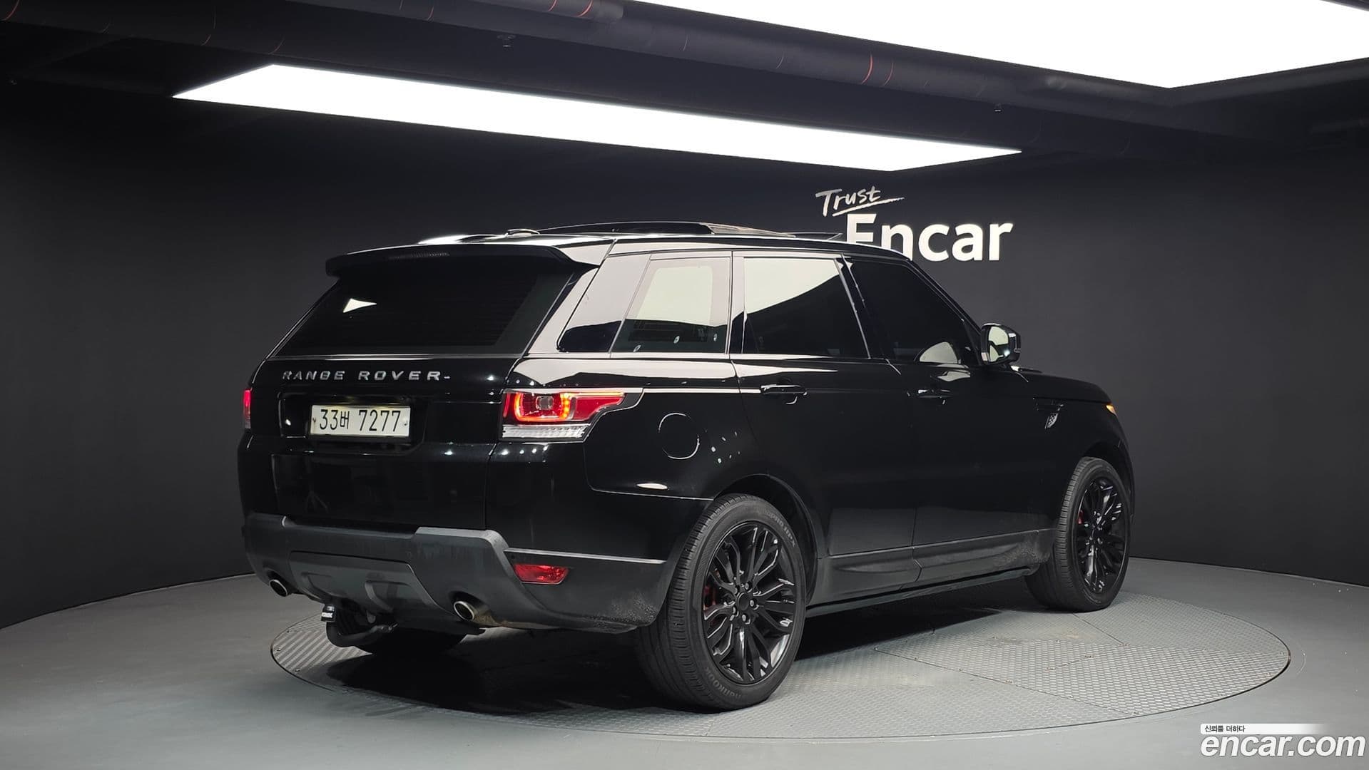 Main__Slider__Photo:Range Rover Sport Land Rover 2015.9-1
